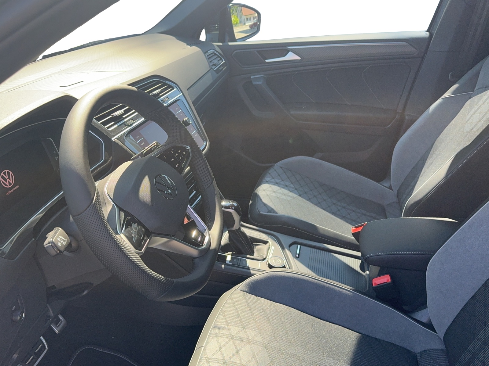 VW Tiguan Allspace 2.0TSI R-Line 4Motion DSG-image-9