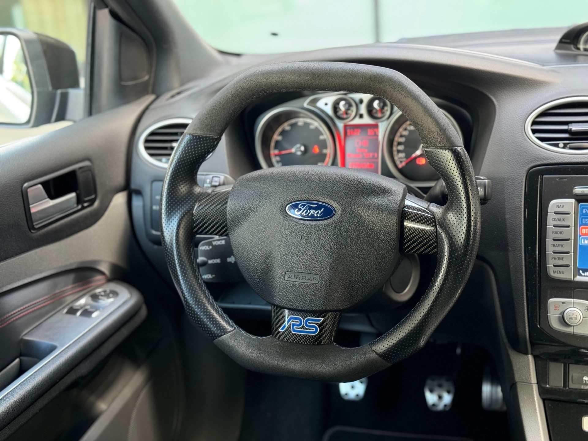 FORD Focus 2.5 Turbo RS500-image-15