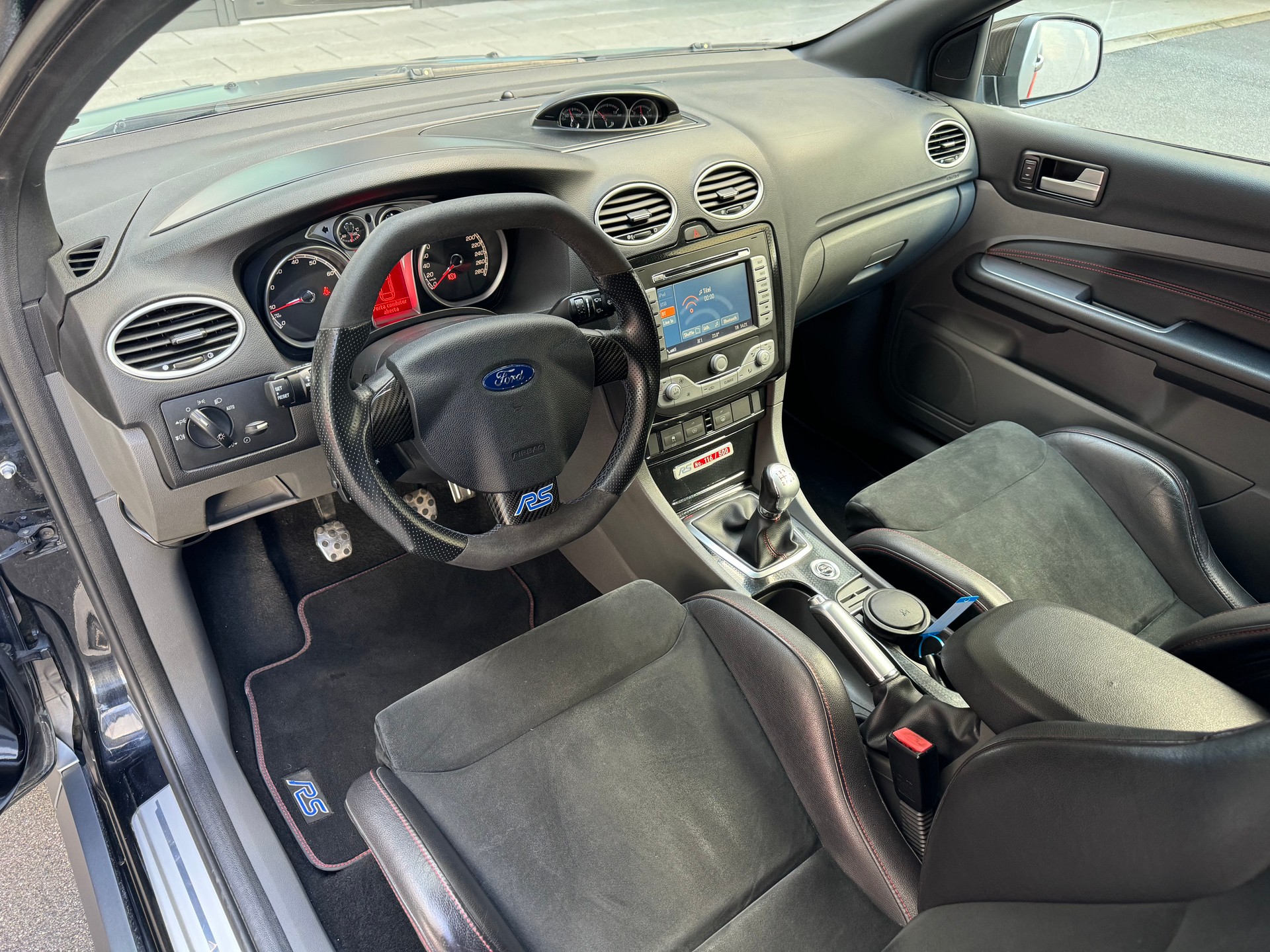 FORD Focus 2.5 Turbo RS500-image-9