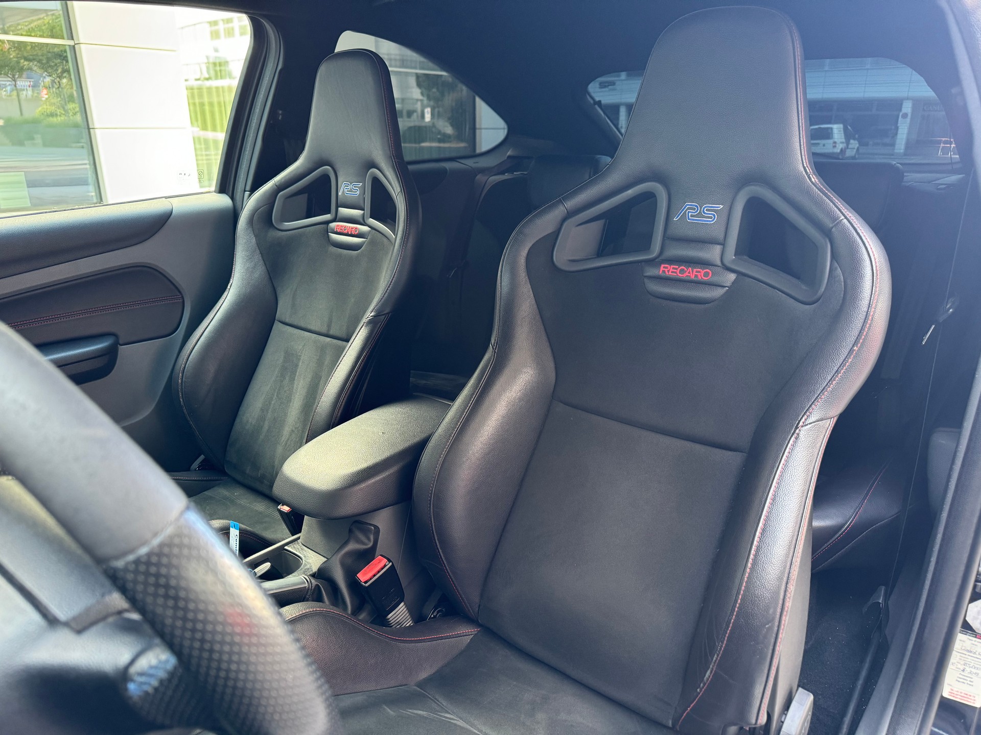 FORD Focus 2.5 Turbo RS500-image-11