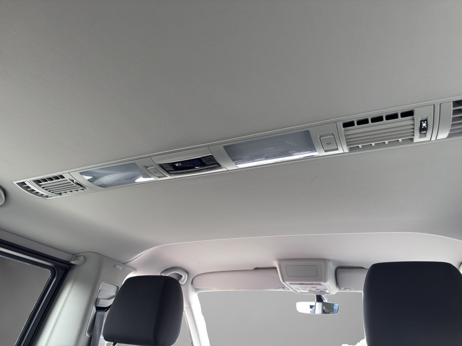VW T6.1 2.0 TDI DSG CARAVELLE COMFORTLINE-image-21