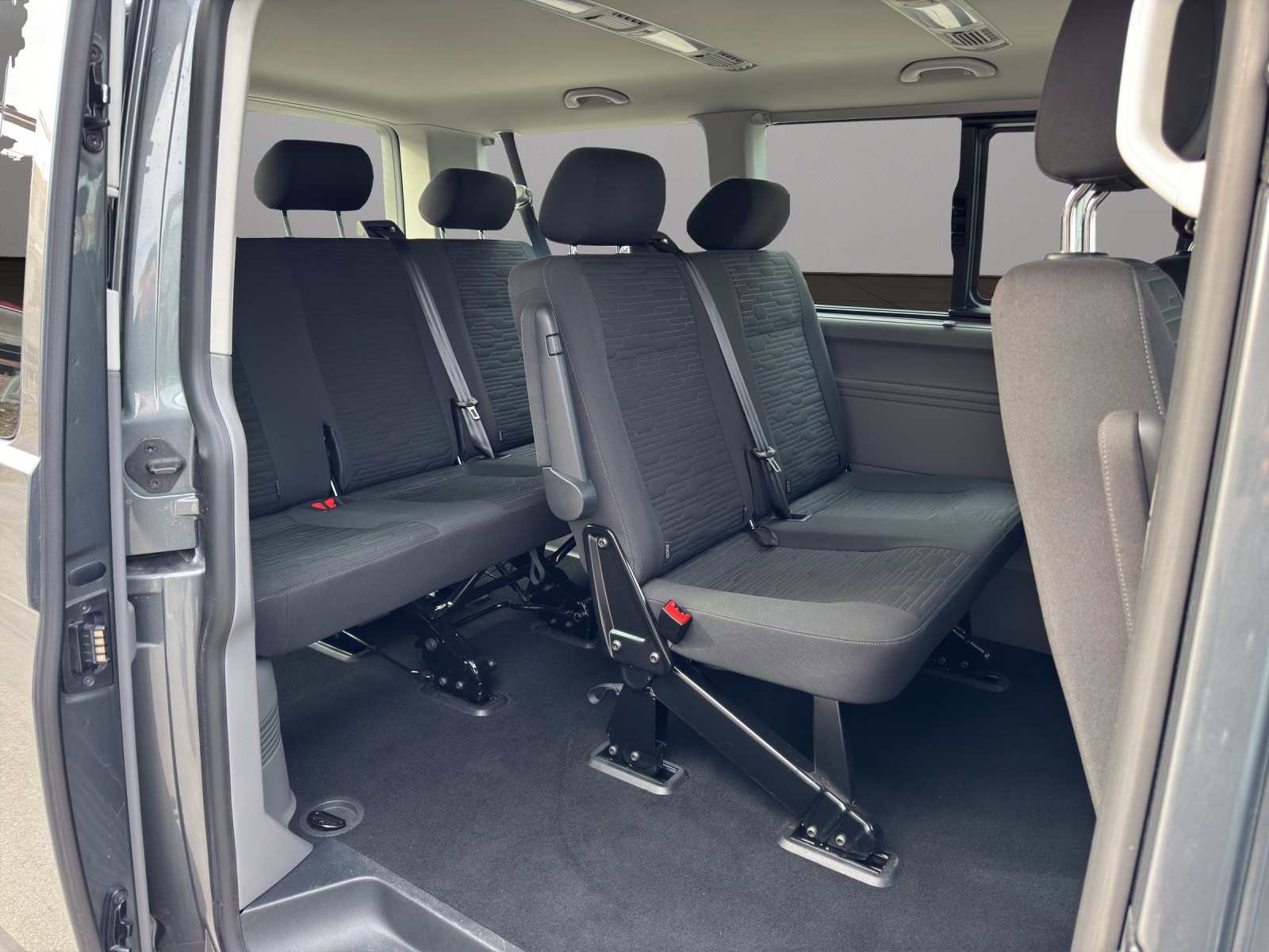 VW T6.1 2.0 TDI DSG CARAVELLE COMFORTLINE-image-12