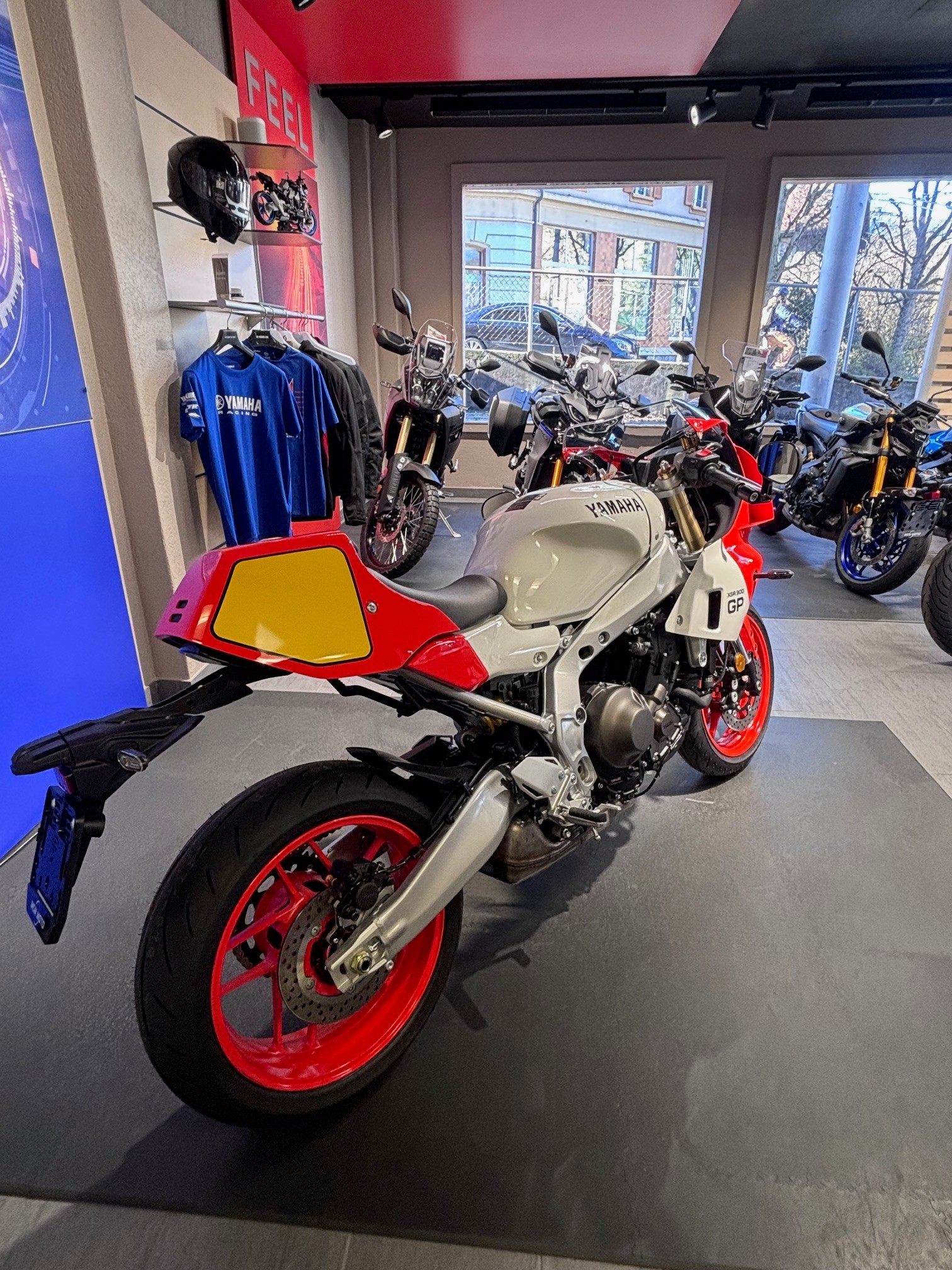 YAMAHA XSR 900 GP-showroom-element-3