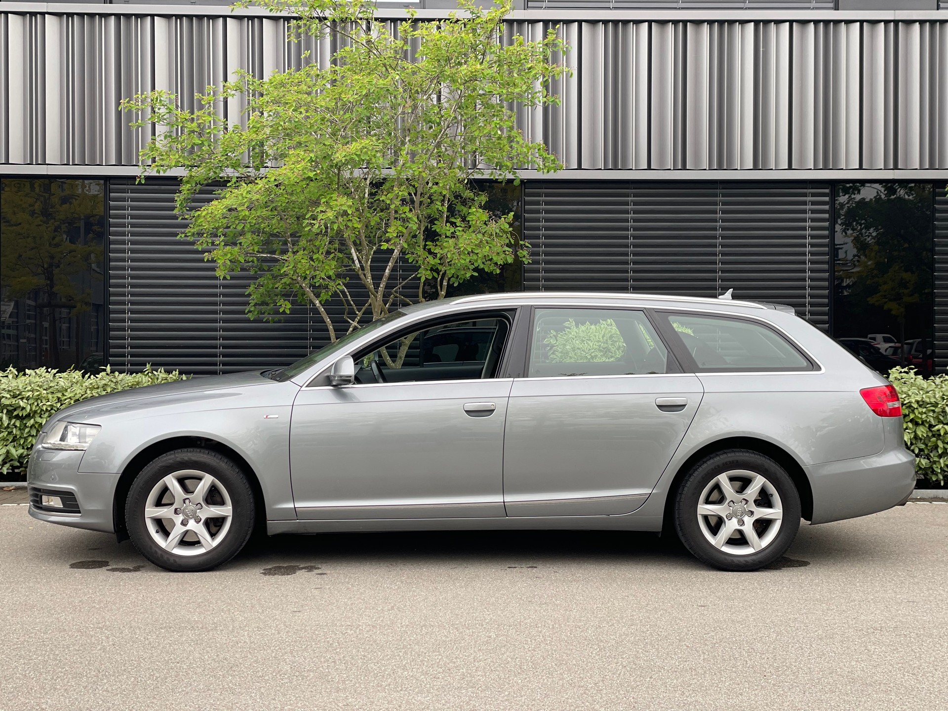 AUDI A6 Avant 2.8 V6 FSI multitronic-image-1