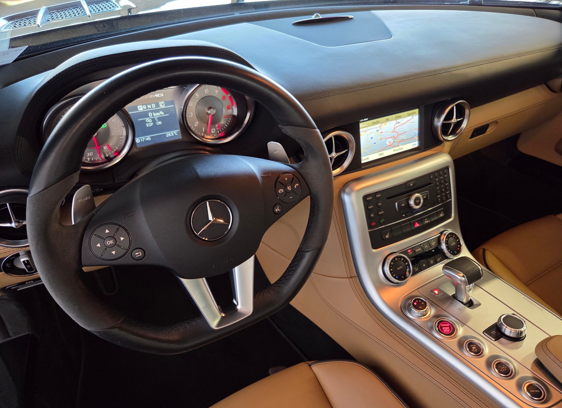 MERCEDES-BENZ SLS AMG Coupé-image-9