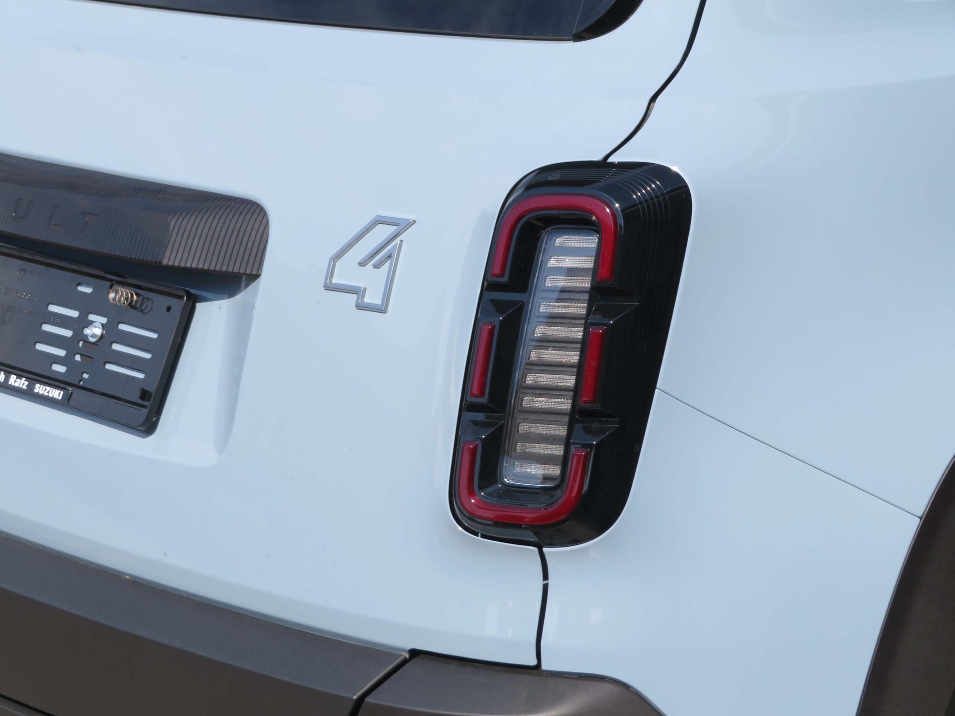 RENAULT 4 E-Tech Comfort Range techno-image-8