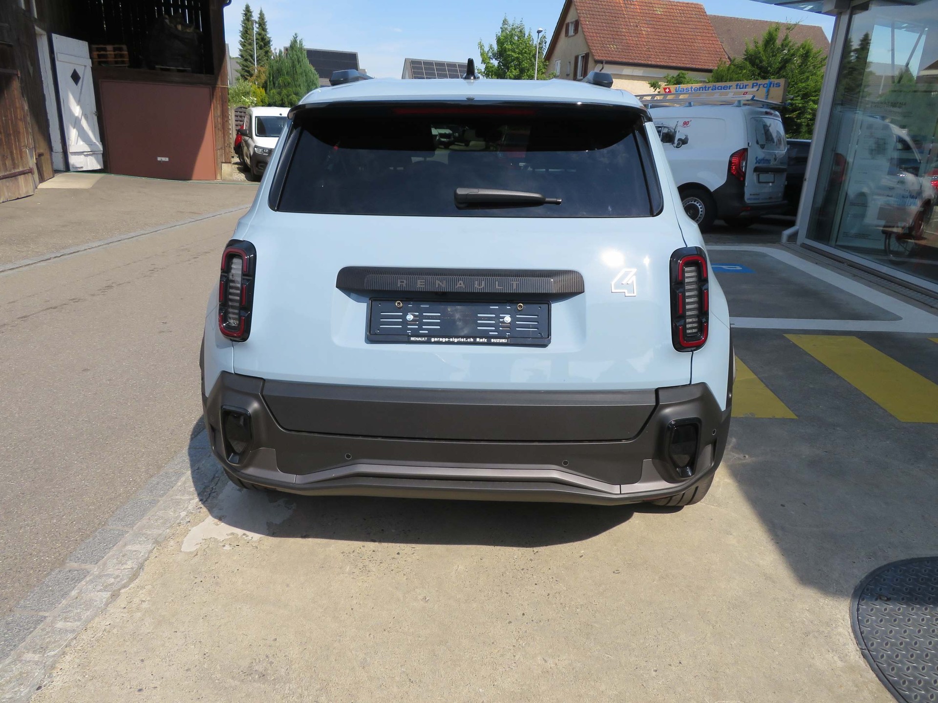 RENAULT 4 E-Tech Comfort Range techno-image-6