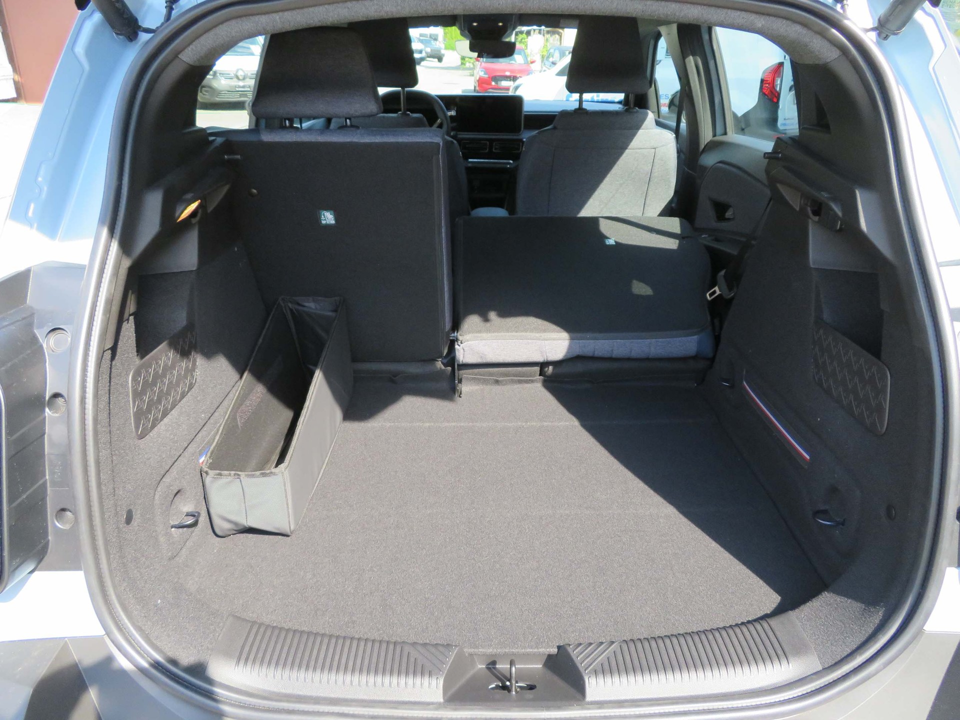 RENAULT 4 E-Tech Comfort Range techno-image-13