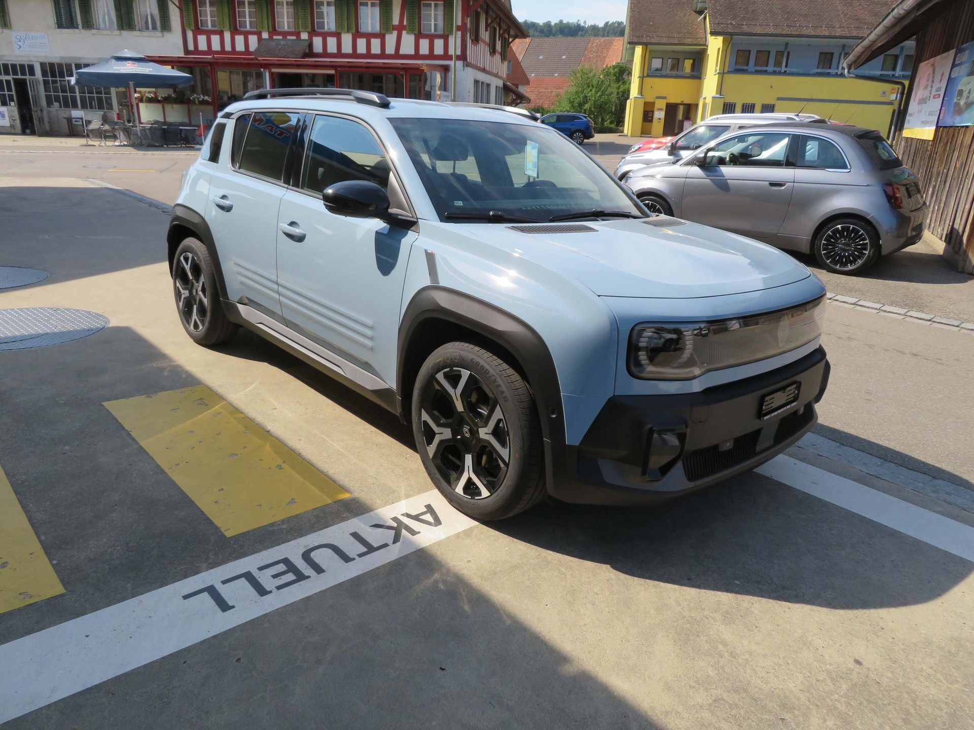 RENAULT 4 E-Tech Comfort Range techno-showroom-element-2