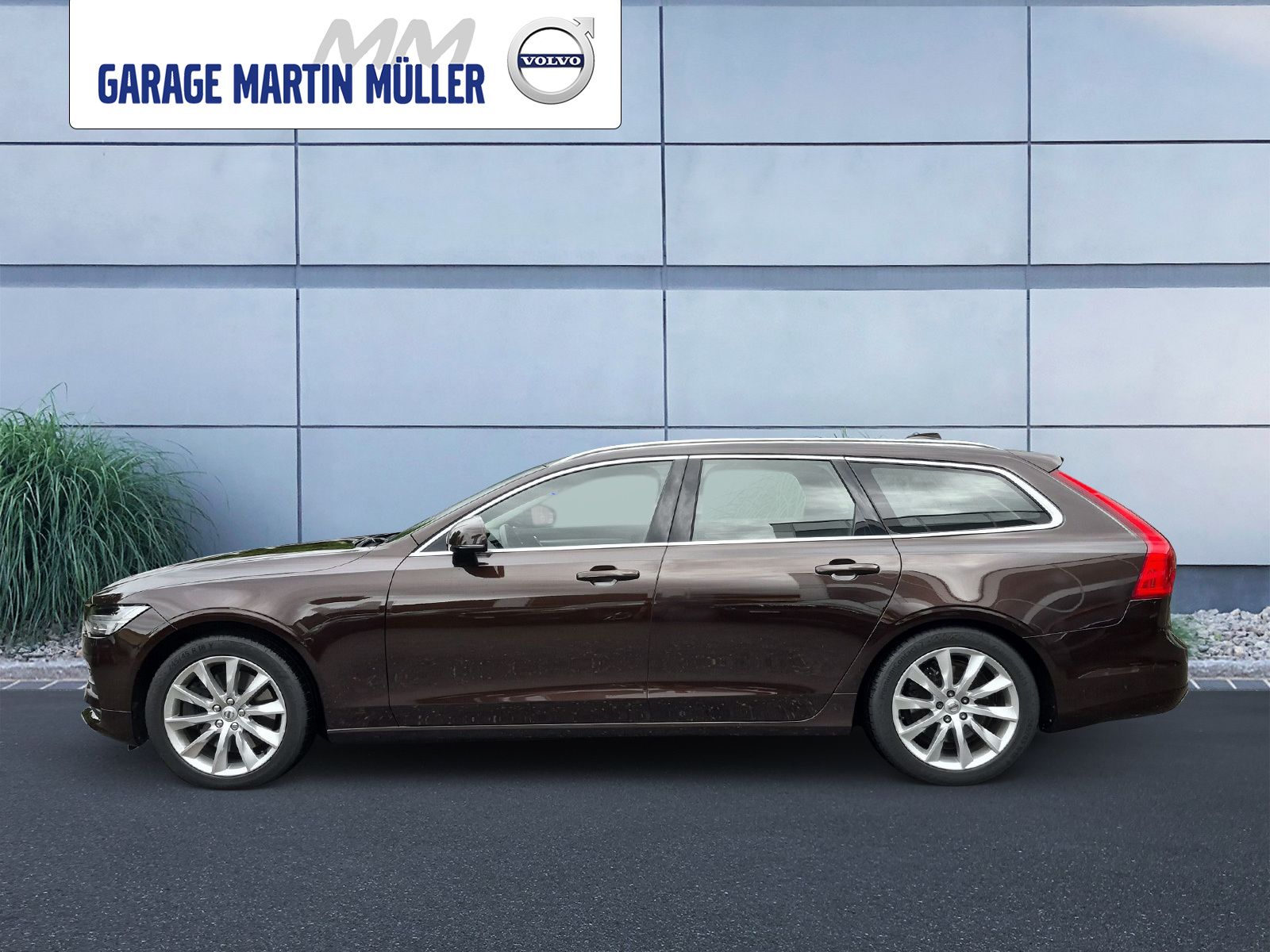 VOLVO V90 2.0 T4 Momentum-image-1