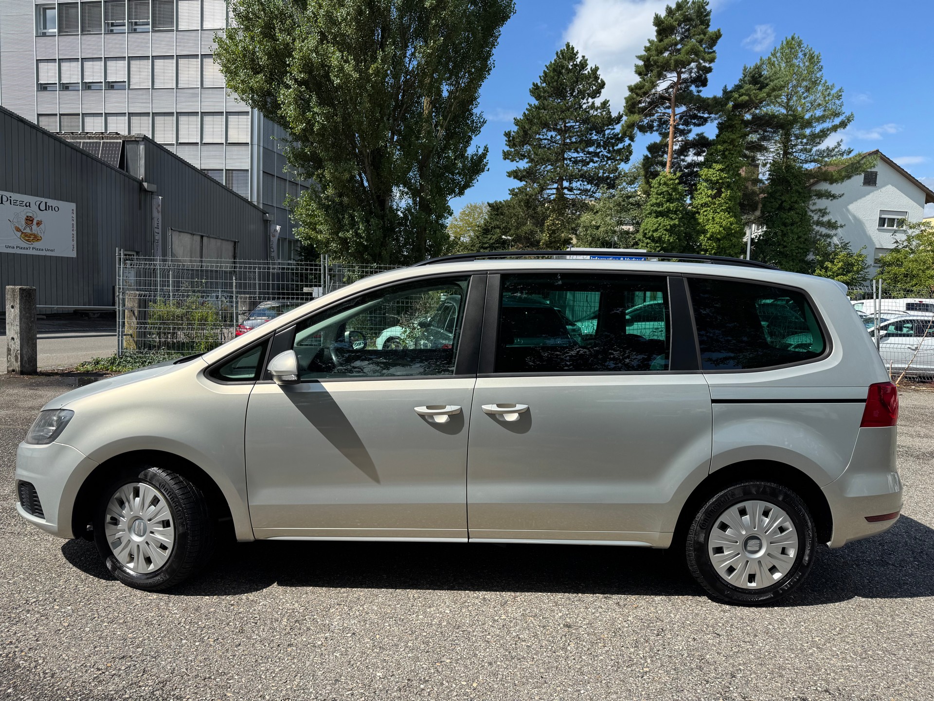 SEAT Alhambra 2.0 TDI Reference Eco DSG ** Navigation ** PDC V+H ** Rückfahrkamera ** MF-Lenkrad, Tempomat, **-image-9