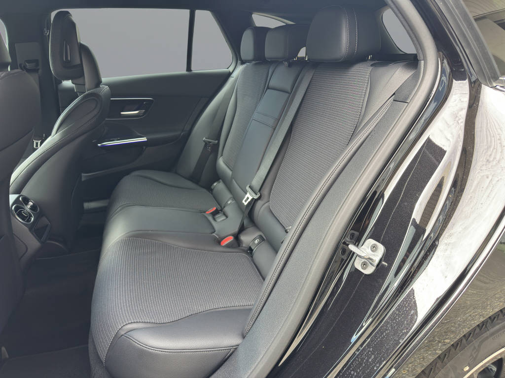 MERCEDES-BENZ C 220 d Swiss Star Avantgarde 4matic Kombi-image-11