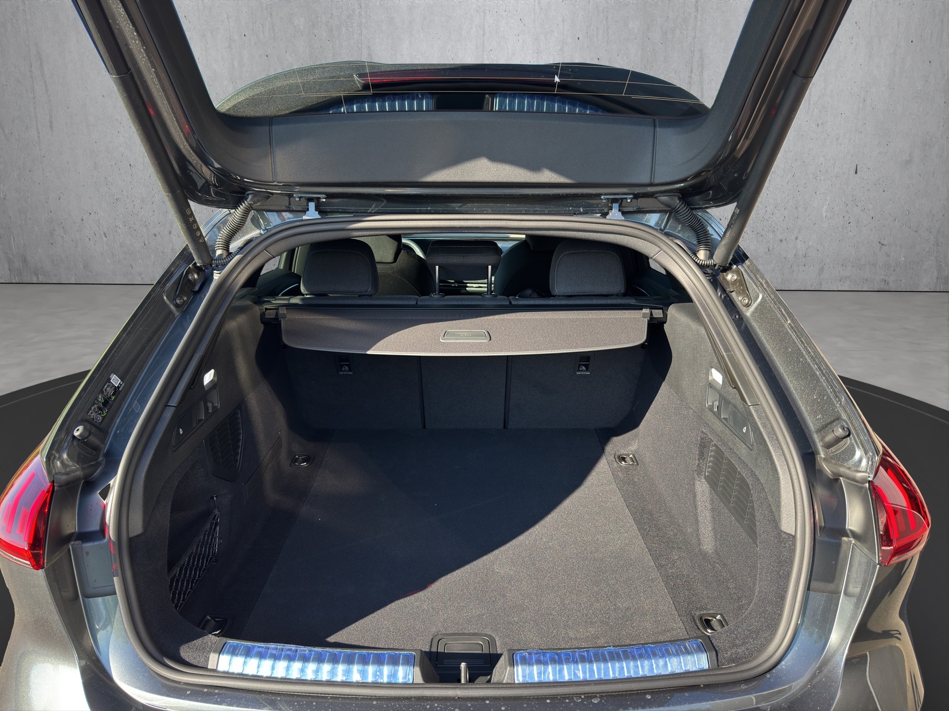 AUDI A5 Avant S-Line 2.0 TFSI S-Tronic-image-12