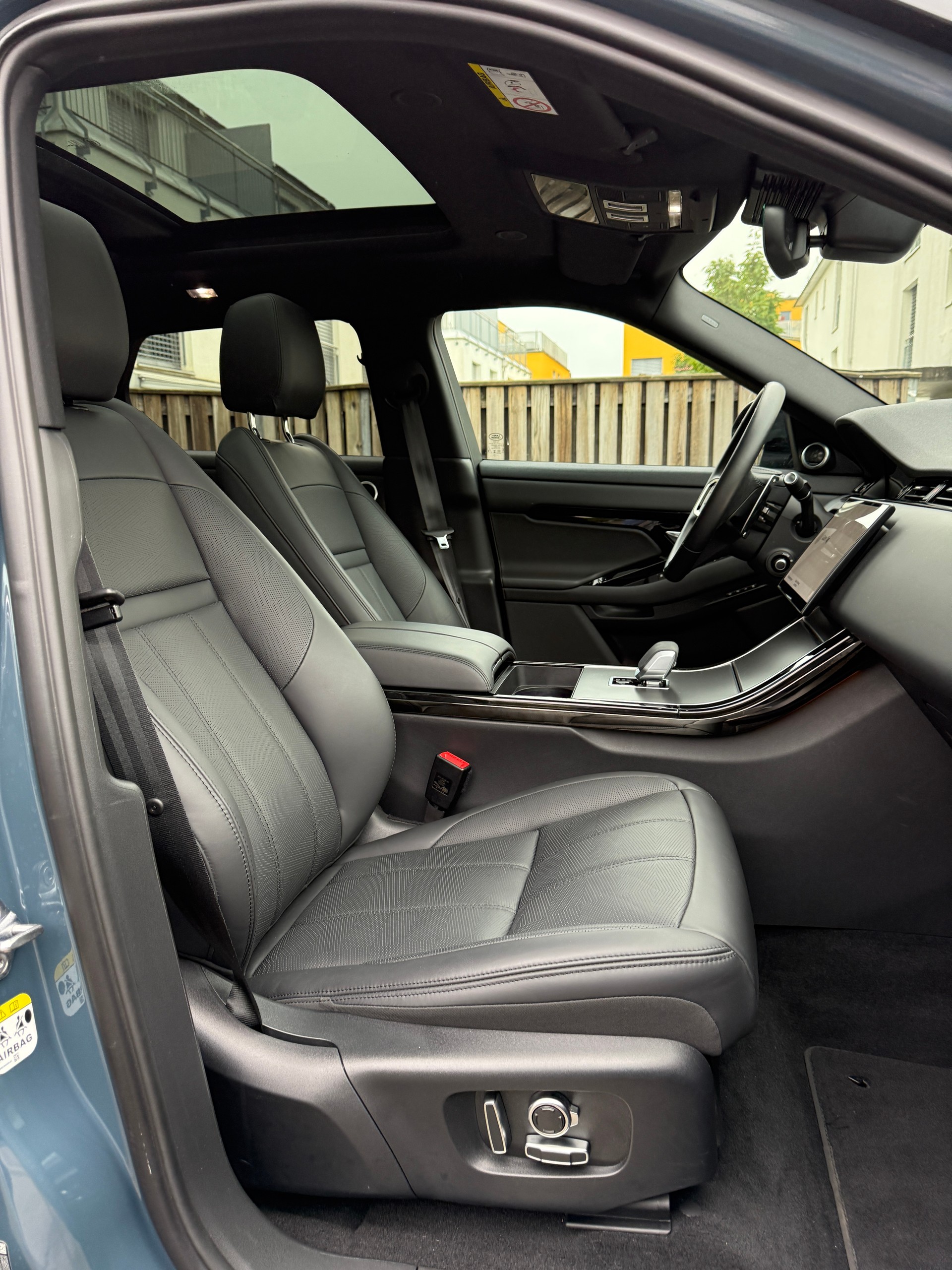LAND ROVER RANGE ROVER EVOQUE R-DYNAMIC D 200 MHEV HSE AT9*MODELL 2025*EL. PANORAMA-GLASSCHIEBEDACH*5 JAHRE/150000 KM HERSTELLERGARANTIE*-image-13
