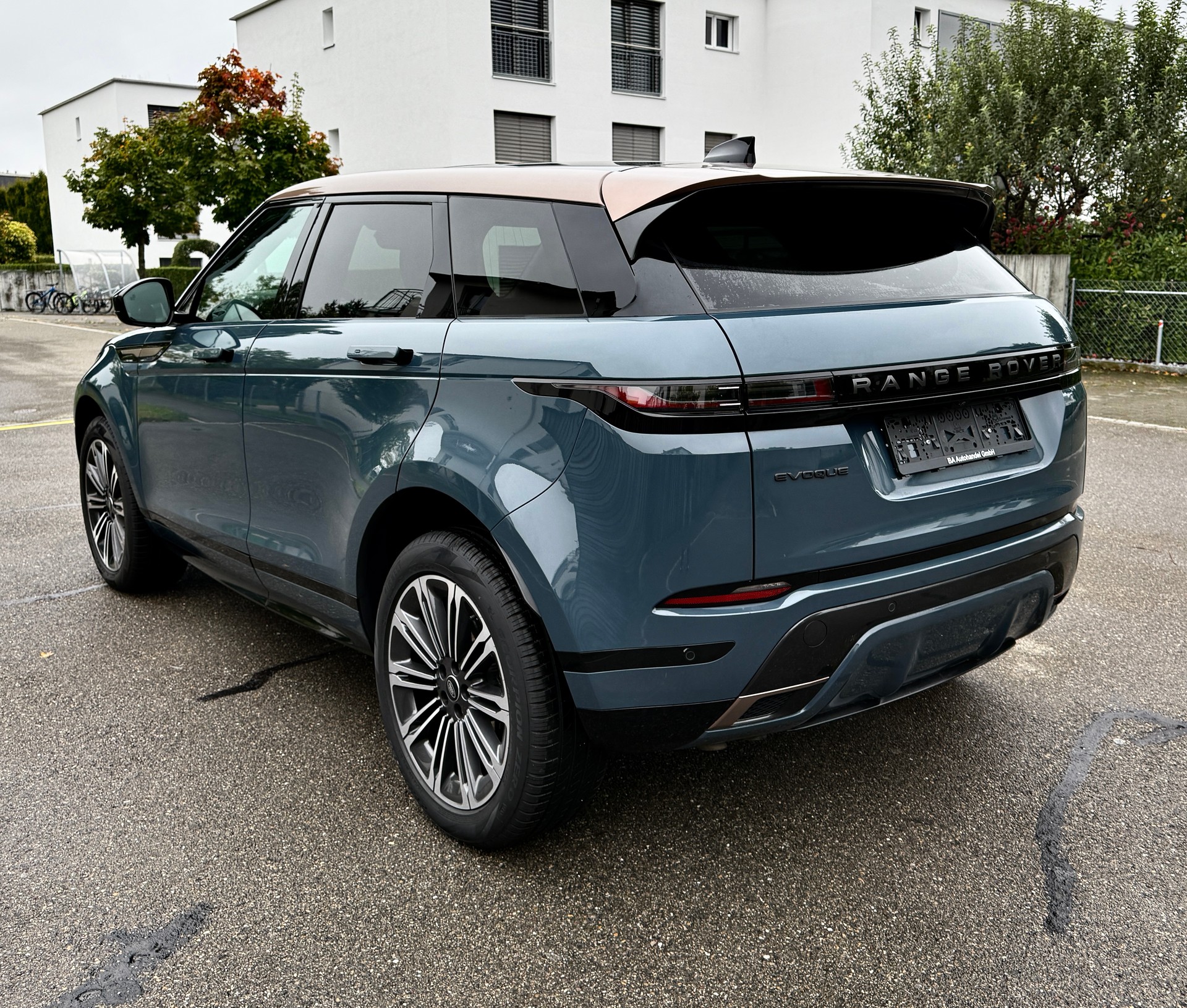 LAND ROVER RANGE ROVER EVOQUE R-DYNAMIC D 200 MHEV HSE AT9*MODELL 2025*EL. PANORAMA-GLASSCHIEBEDACH*5 JAHRE/150000 KM HERSTELLERGARANTIE*-showroom-element-2