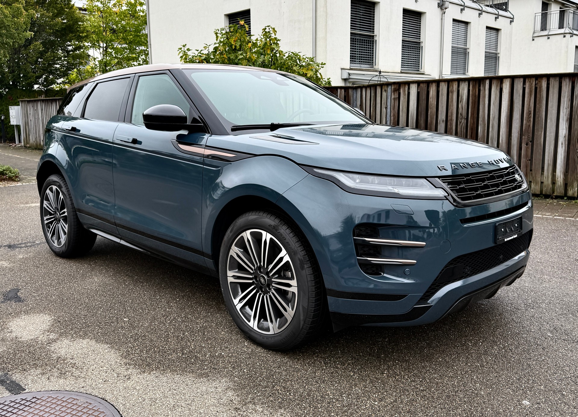 LAND ROVER RANGE ROVER EVOQUE R-DYNAMIC D 200 MHEV HSE AT9*MODELL 2025*EL. PANORAMA-GLASSCHIEBEDACH*5 JAHRE/150000 KM HERSTELLERGARANTIE*