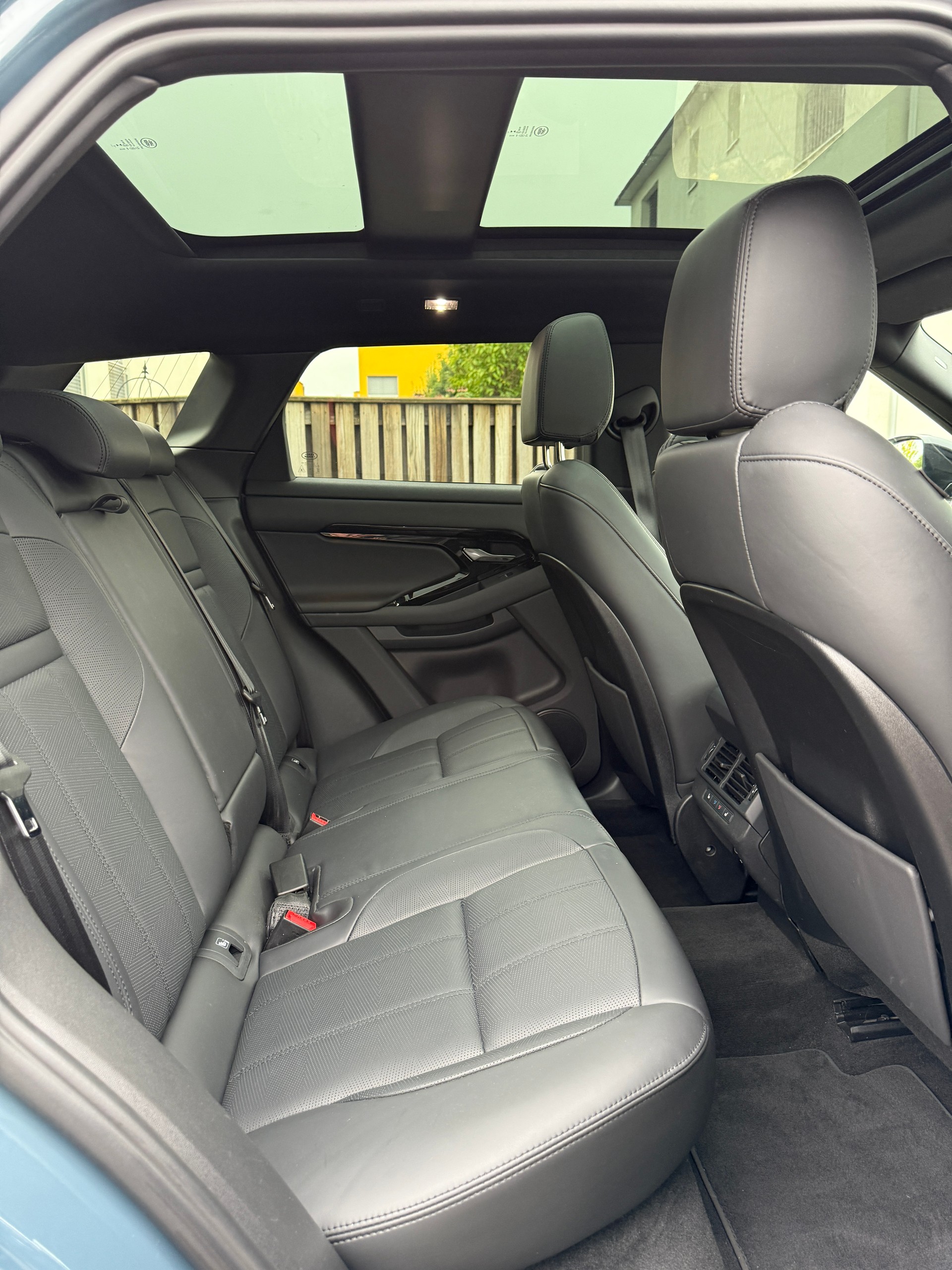 LAND ROVER RANGE ROVER EVOQUE R-DYNAMIC D 200 MHEV HSE AT9*MODELL 2025*EL. PANORAMA-GLASSCHIEBEDACH*5 JAHRE/150000 KM HERSTELLERGARANTIE*-image-24