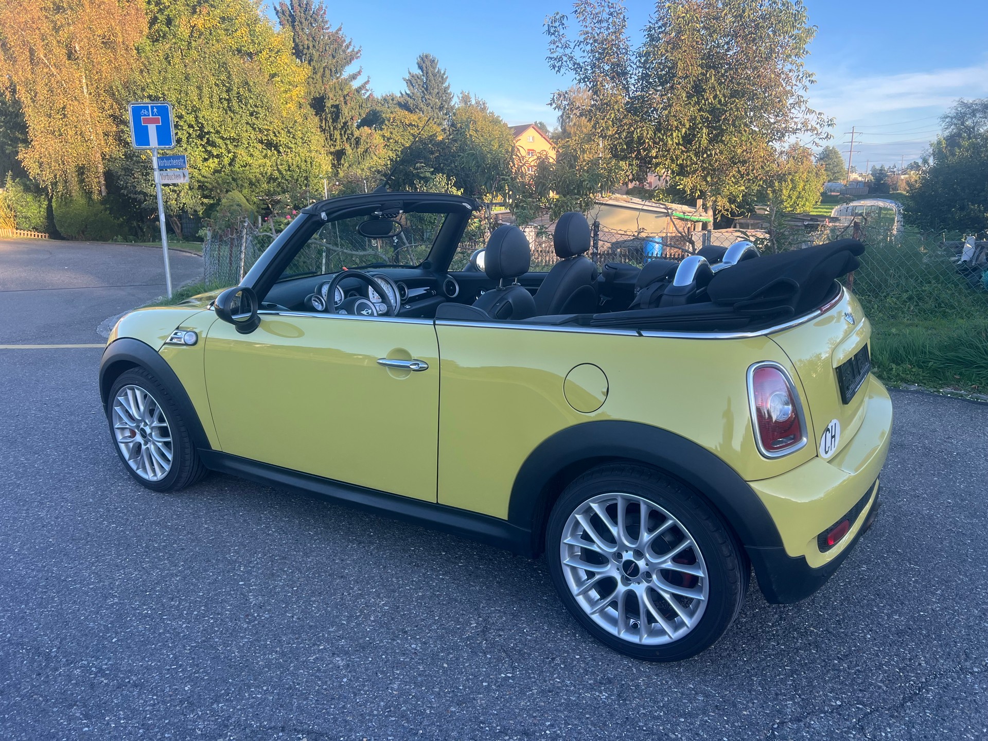 MINI Cooper John Cooper Works Cabriolet-image-6