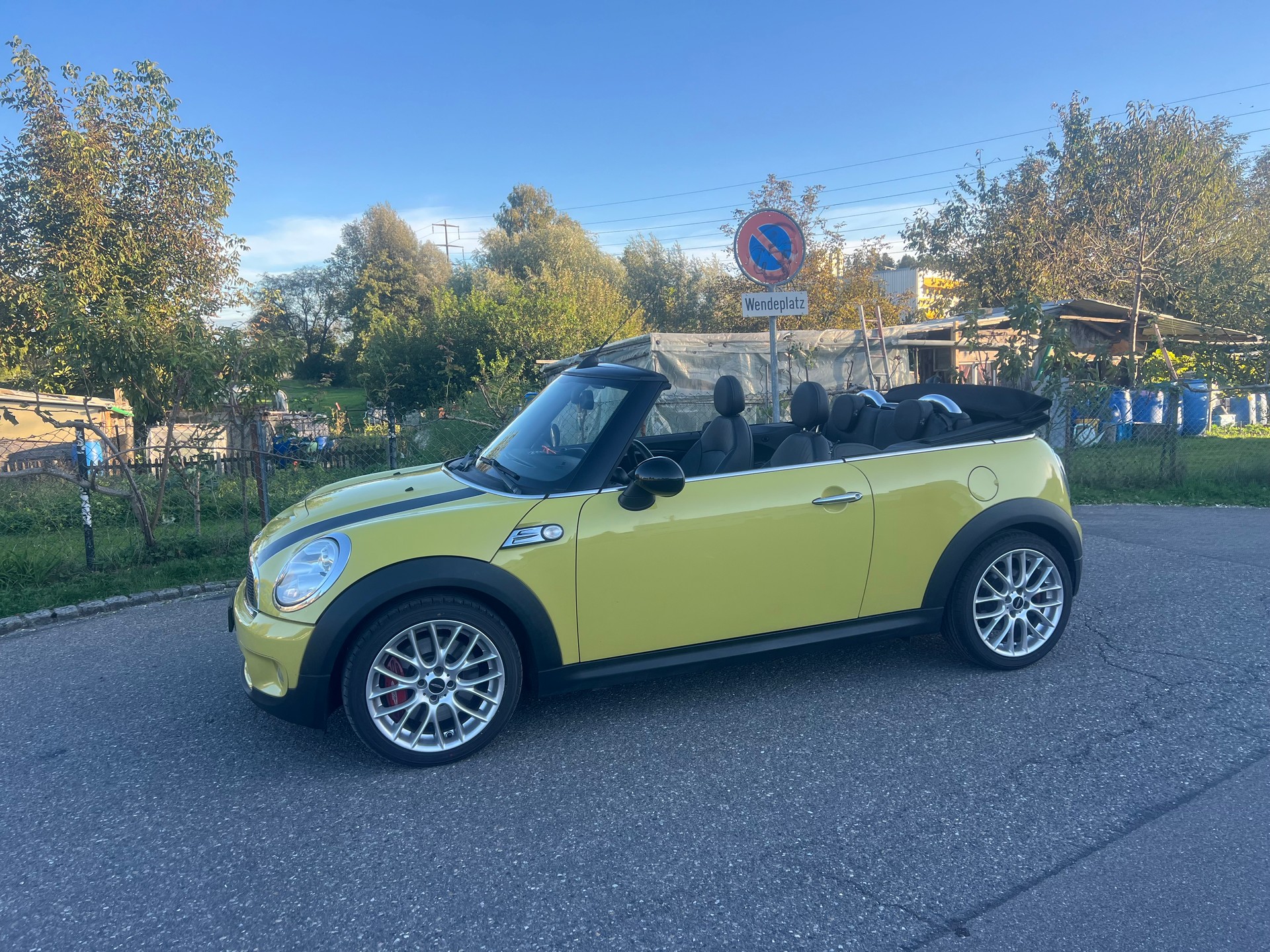 MINI Cooper John Cooper Works Cabriolet-image-5