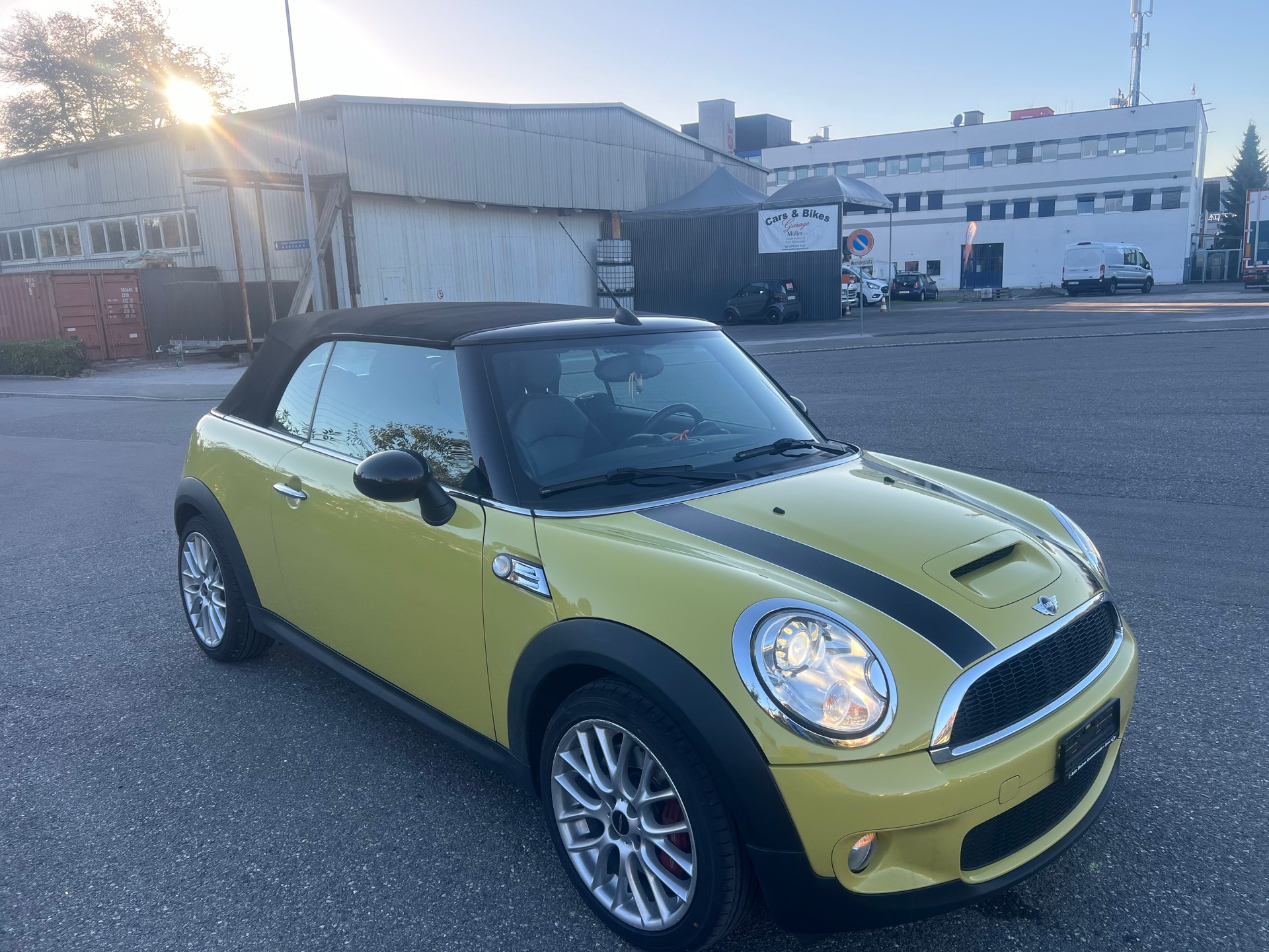 MINI Cooper John Cooper Works Cabriolet