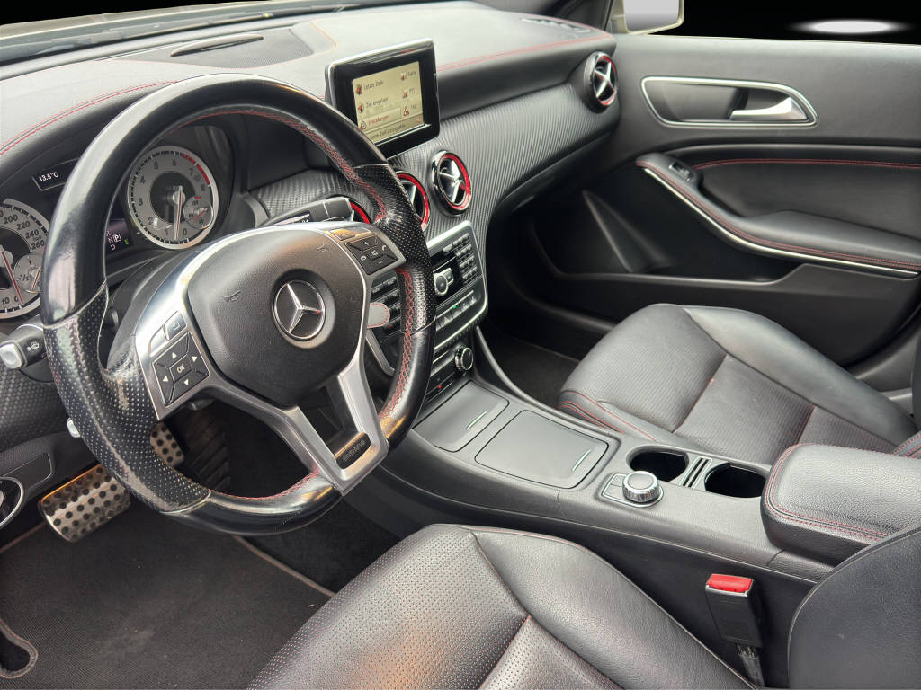 MERCEDES-BENZ A 250 Sport AMG Line-image-8