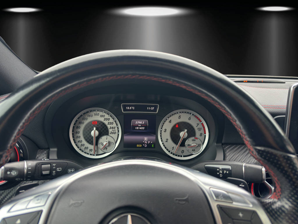 MERCEDES-BENZ A 250 Sport AMG Line-image-11