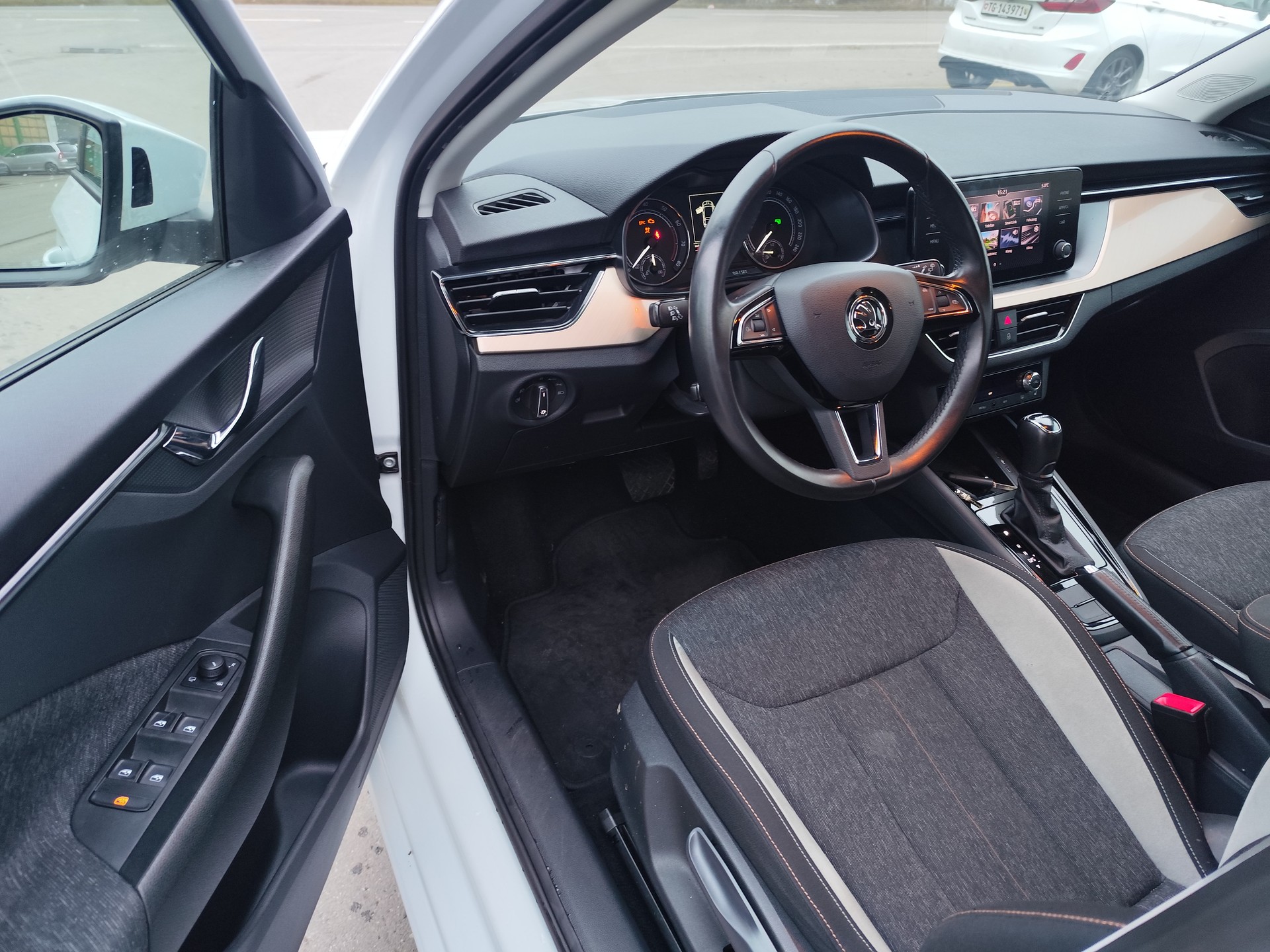 SKODA Scala 1.5 TSI ACT Ambition DSG-image-10