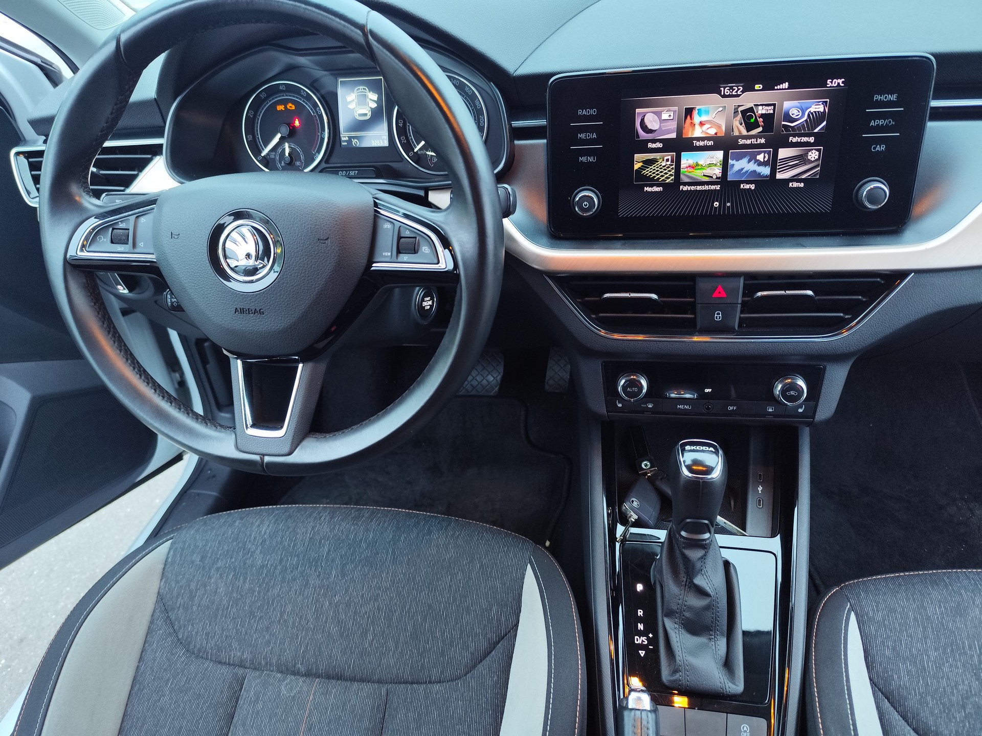 SKODA Scala 1.5 TSI ACT Ambition DSG-image-9
