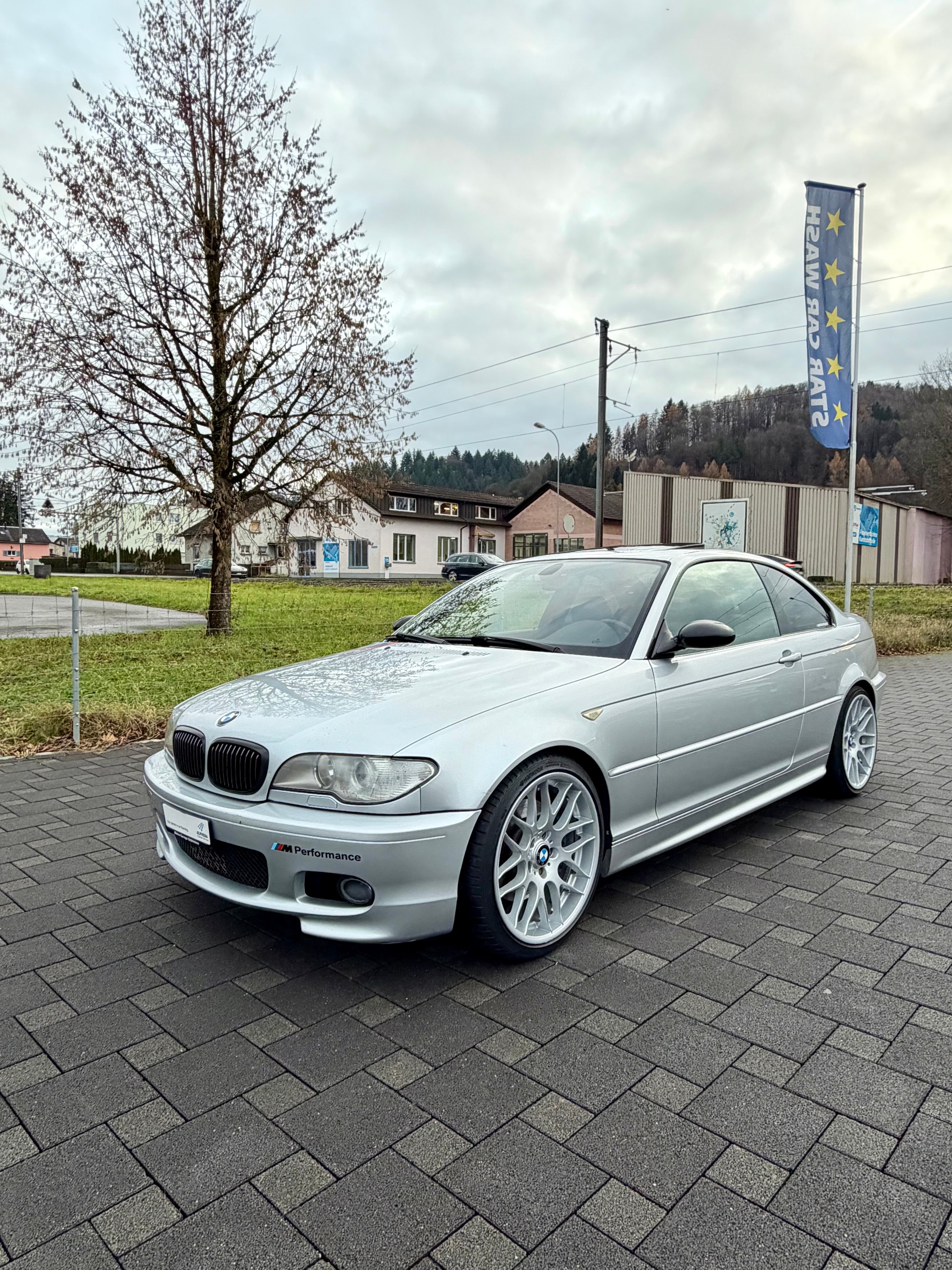 BMW 330Ci Coupé-image-0