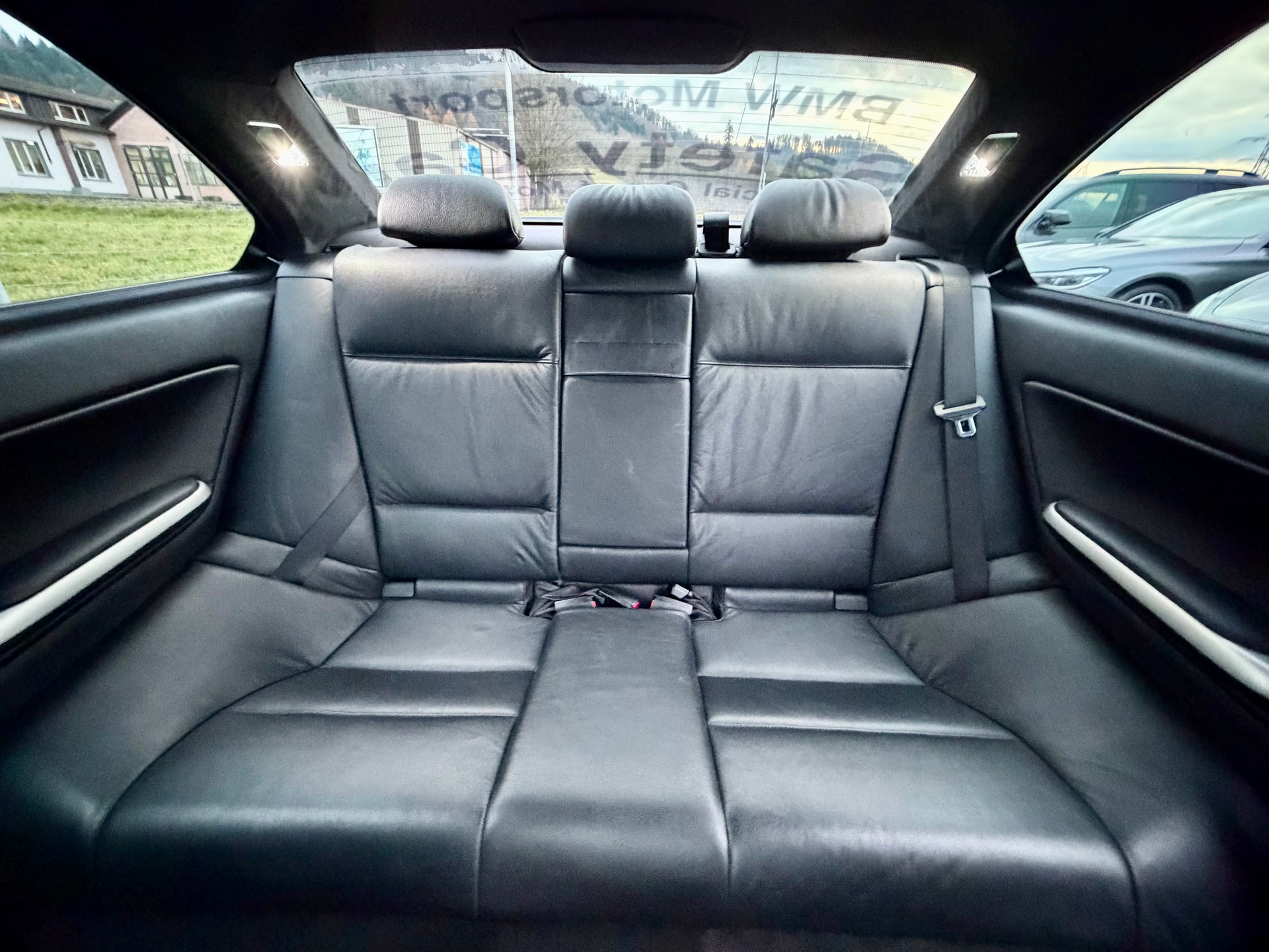 BMW 330Ci Coupé-image-11