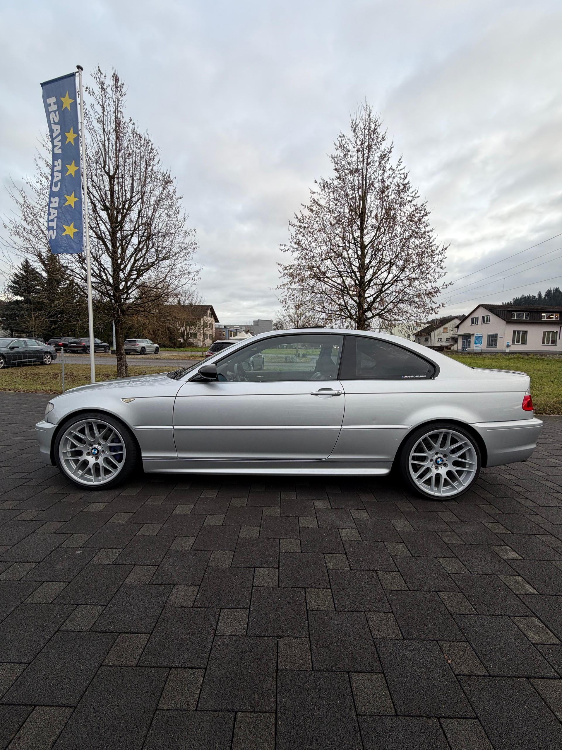 BMW 330Ci Coupé-image-1