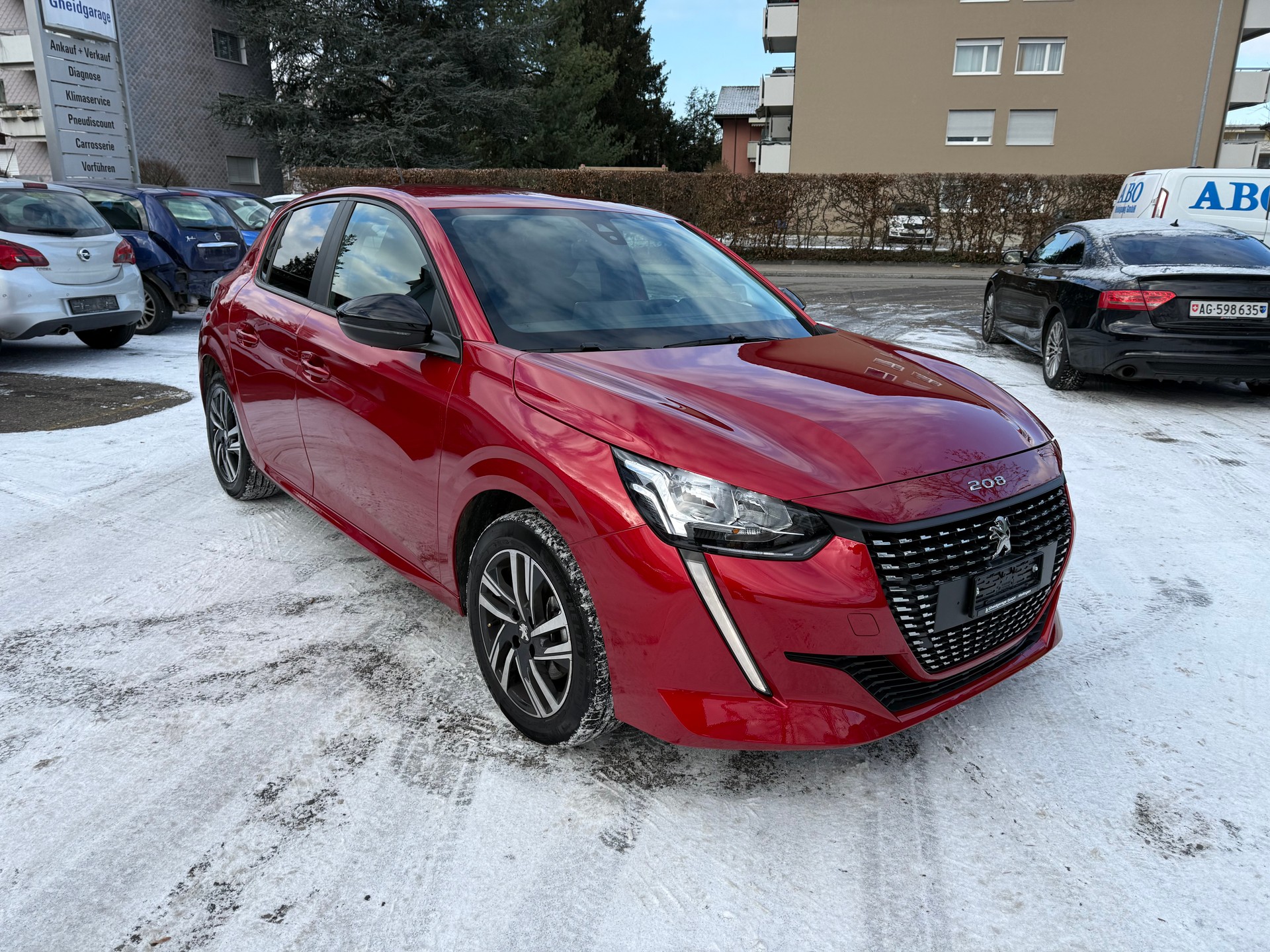 PEUGEOT 208 1.2 PureTech Active Pack EAT8-image-1