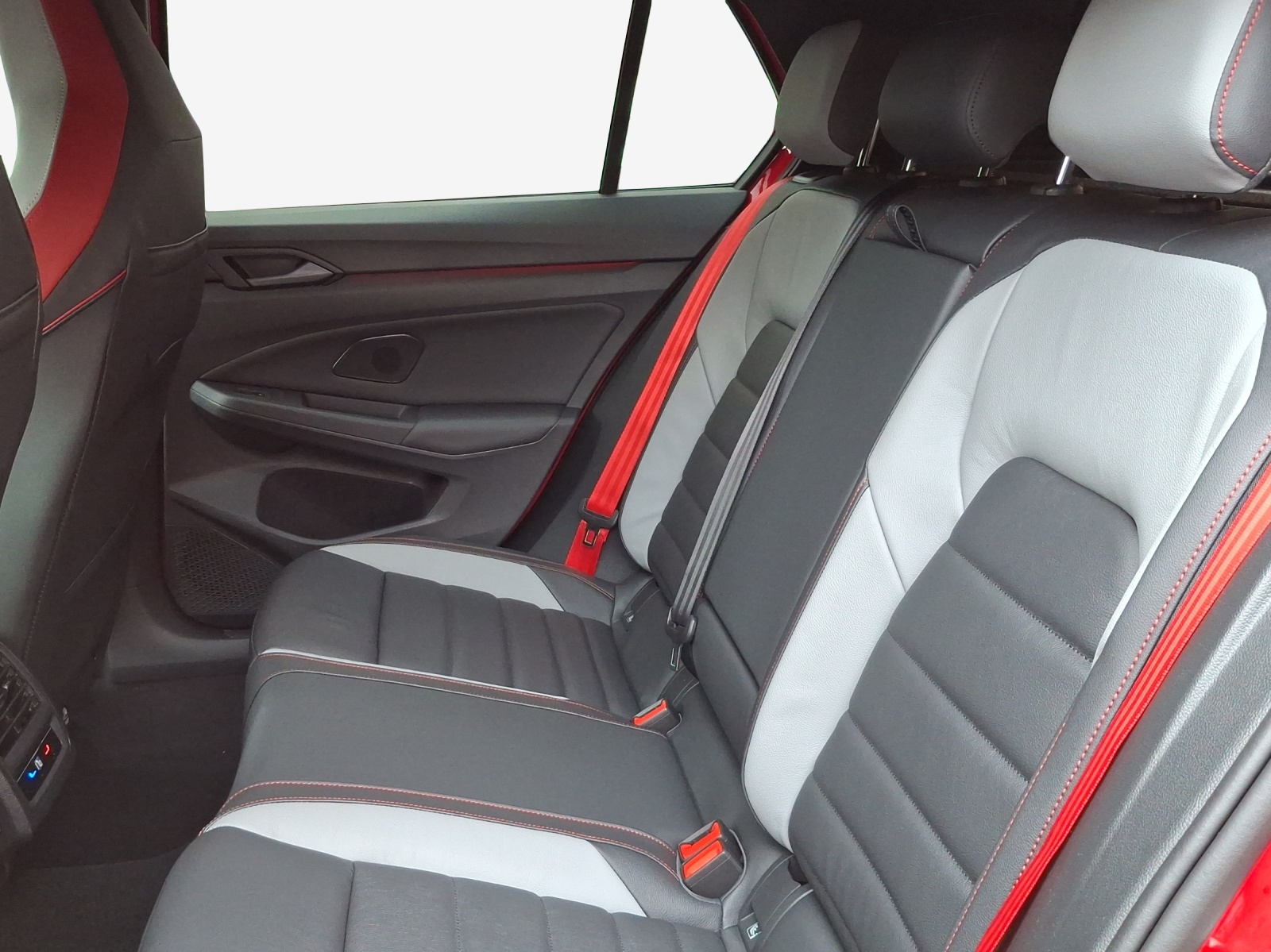 VW Golf 2.0 TSI GTI Edition 50 DSG-image-11