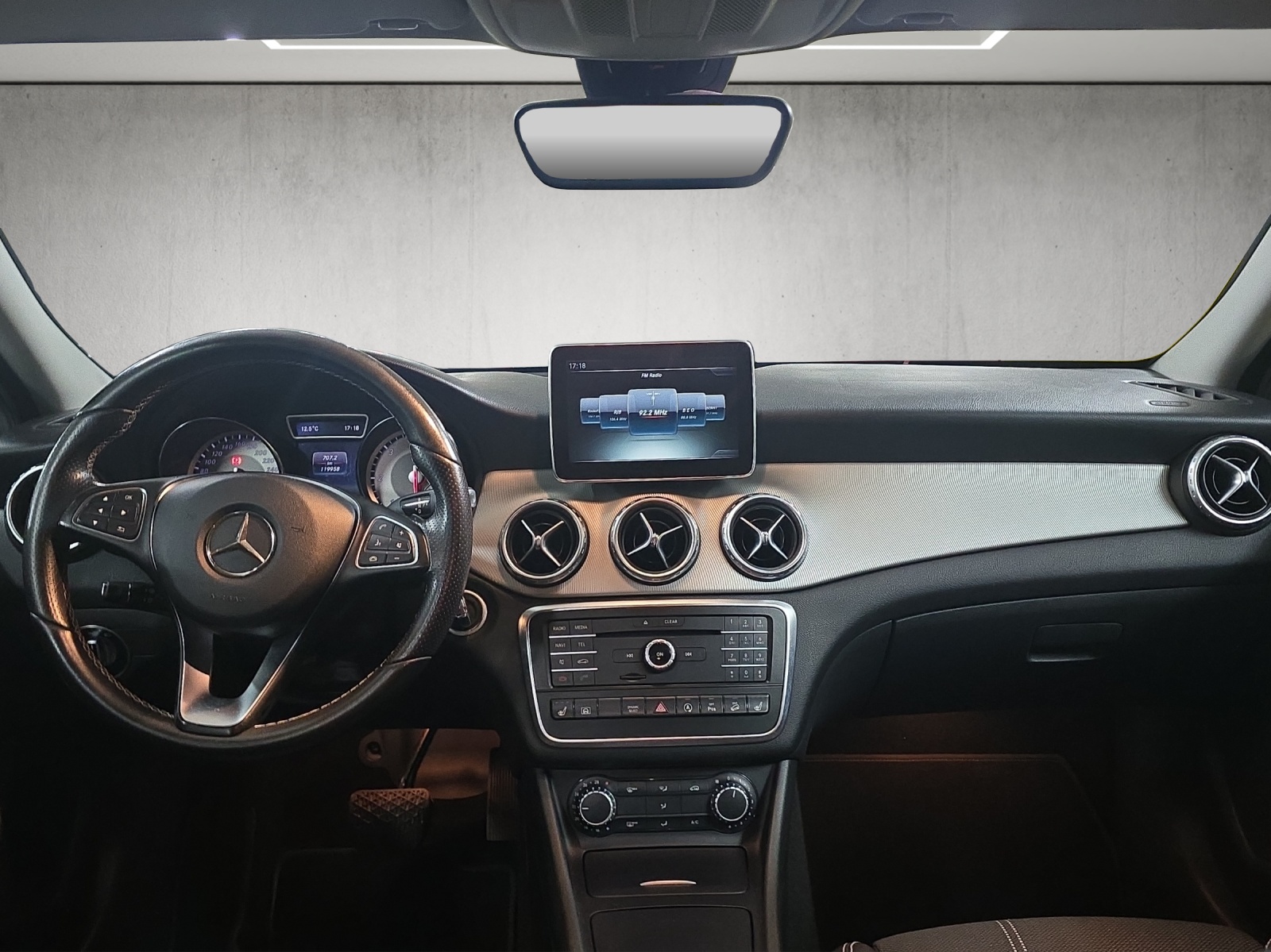 MERCEDES-BENZ GLA 200 CDI Swiss Star Edition Urban 4Matic 7G-DCT-image-8