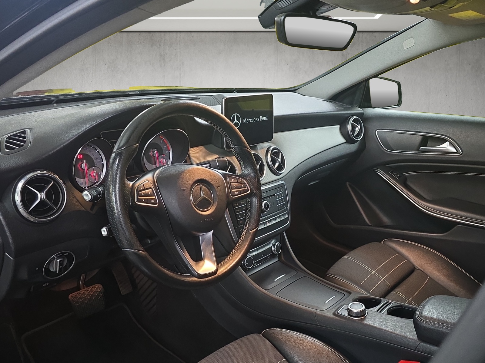 MERCEDES-BENZ GLA 200 CDI Swiss Star Edition Urban 4Matic 7G-DCT-image-9