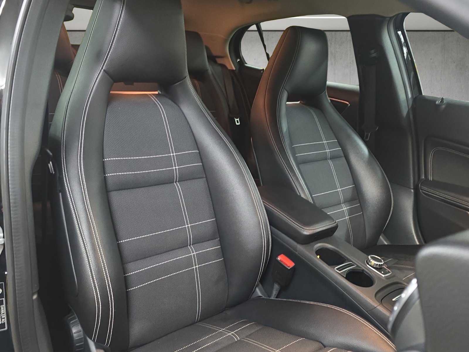 MERCEDES-BENZ GLA 200 CDI Swiss Star Edition Urban 4Matic 7G-DCT-image-10