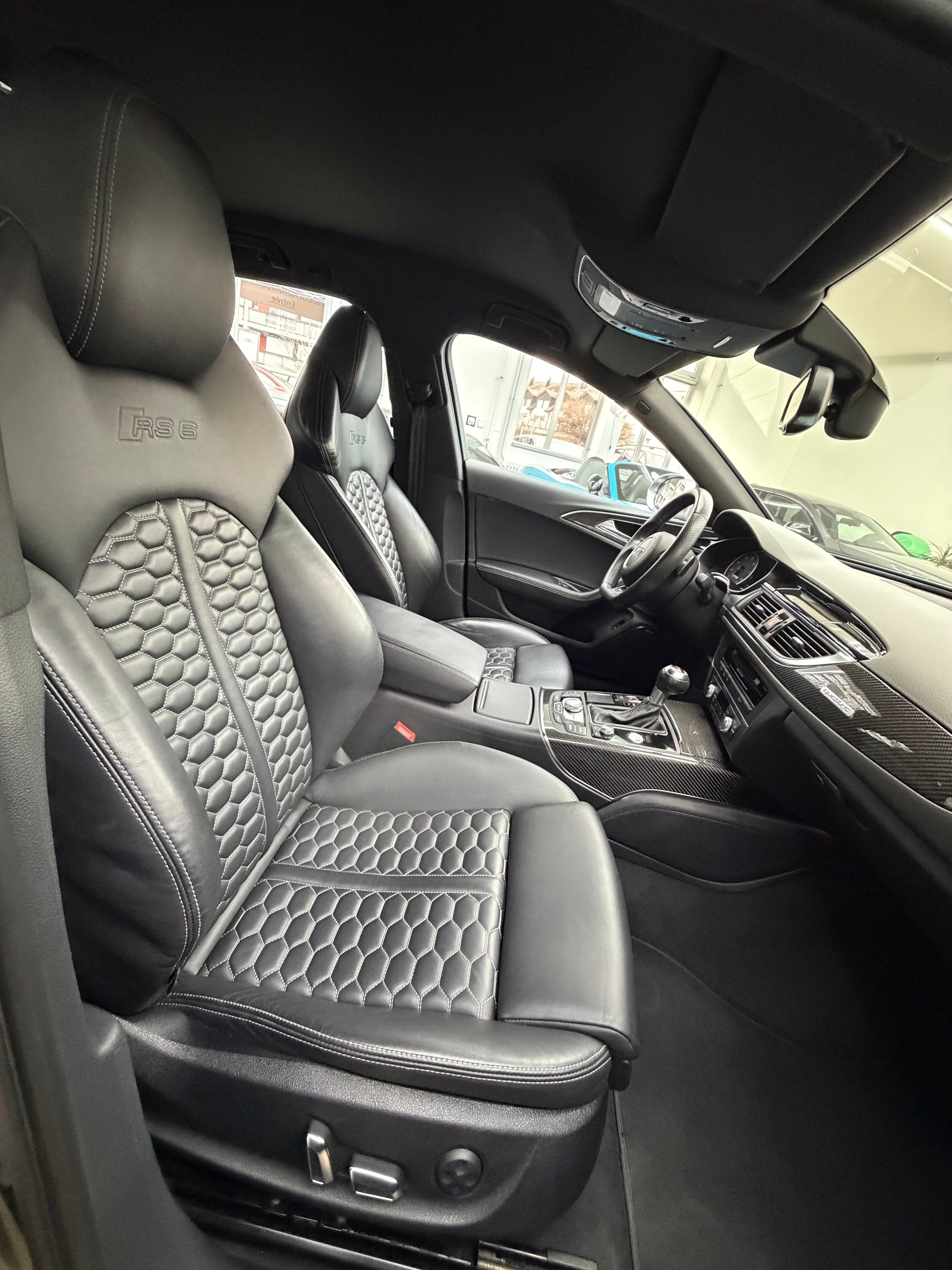 AUDI RS6 Avant 4.0 TFSI V8 quattro Tiptronic-image-6