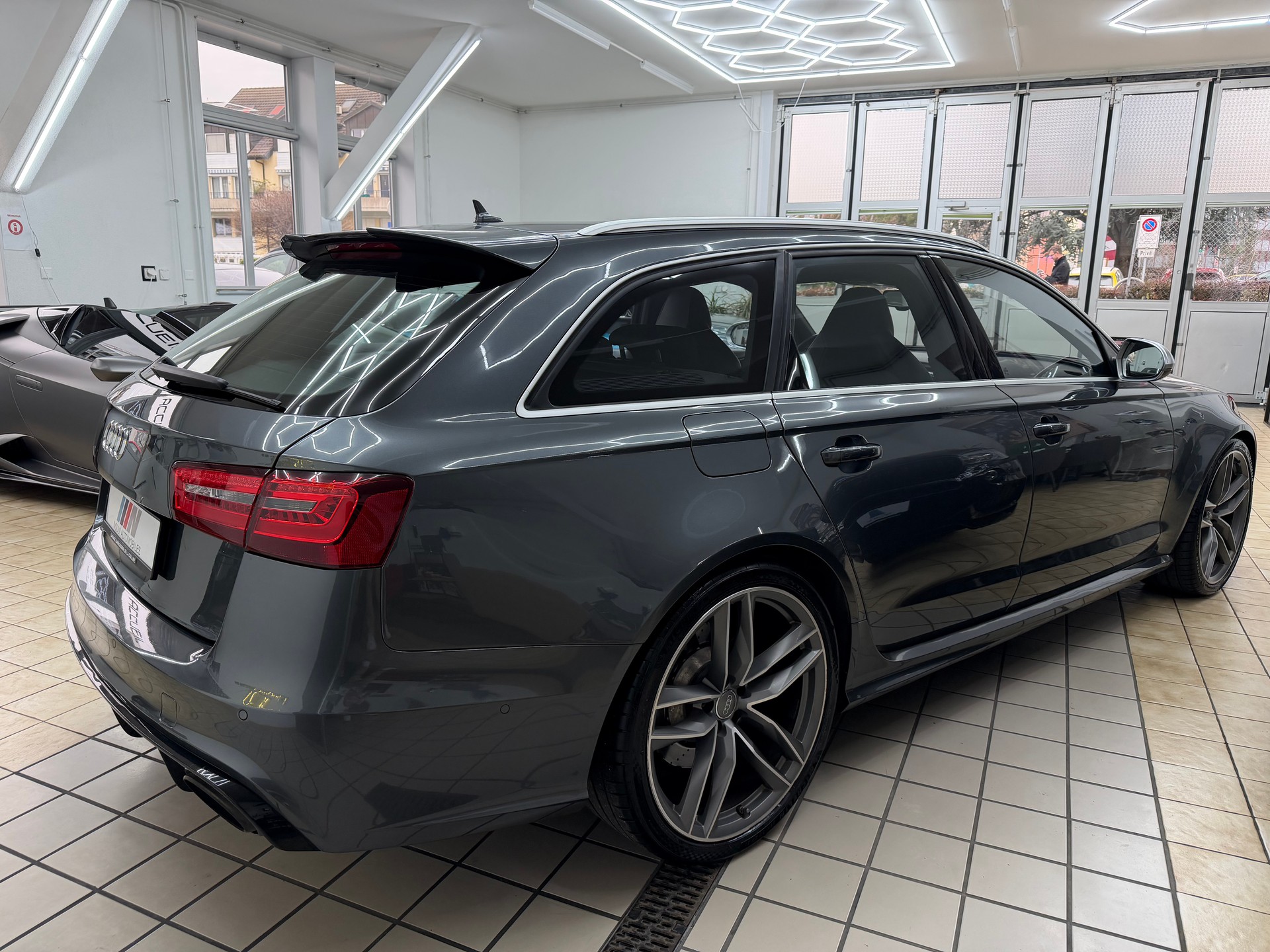 AUDI RS6 Avant 4.0 TFSI V8 quattro Tiptronic-image-4