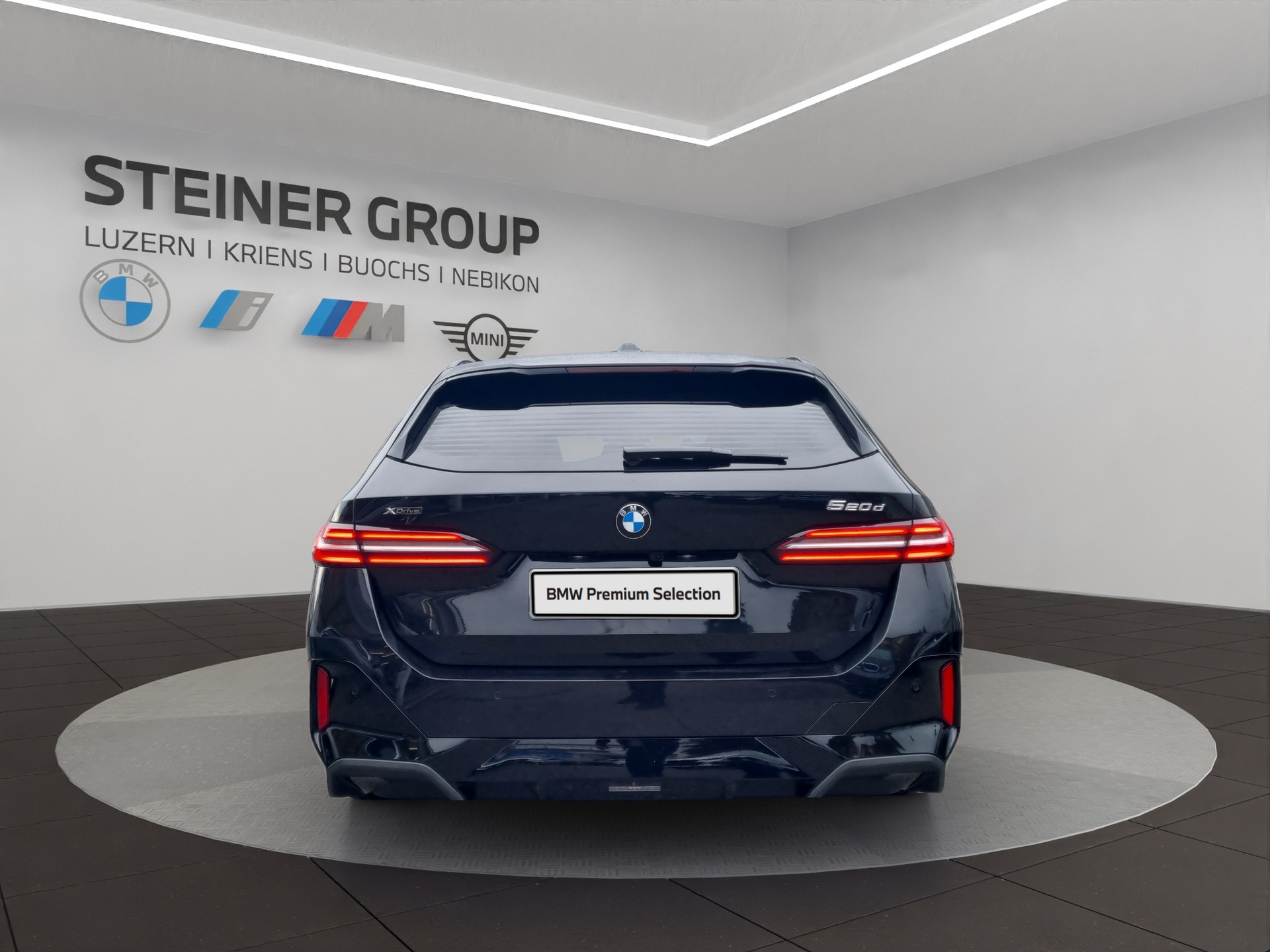 BMW 520d xDrive 48V Touring M Sport Steptronic-image-5