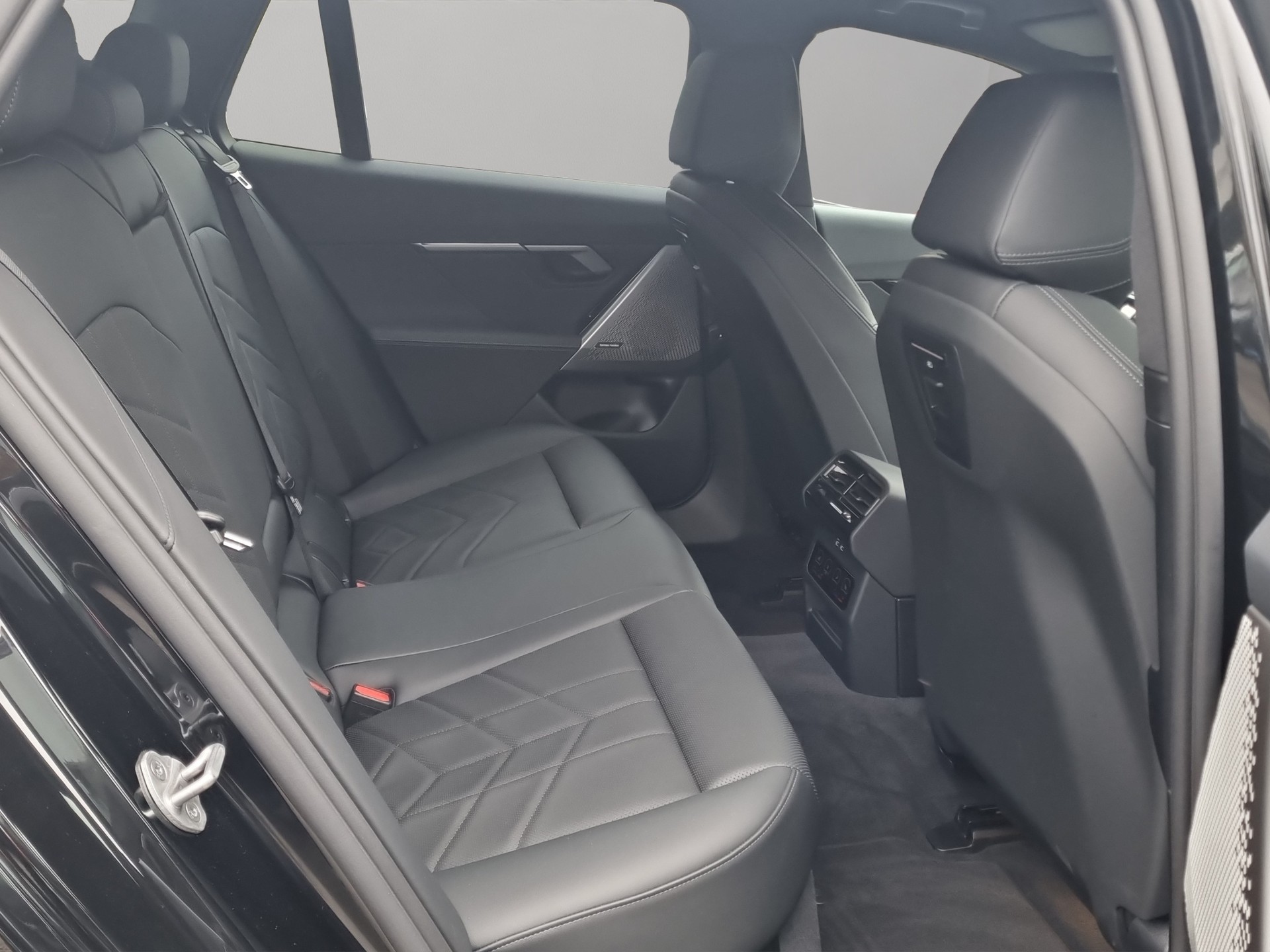 BMW 520d xDrive 48V Touring M Sport Steptronic-image-21