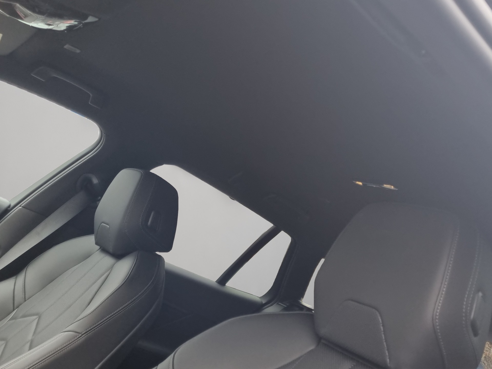 BMW 520d xDrive 48V Touring M Sport Steptronic-image-12