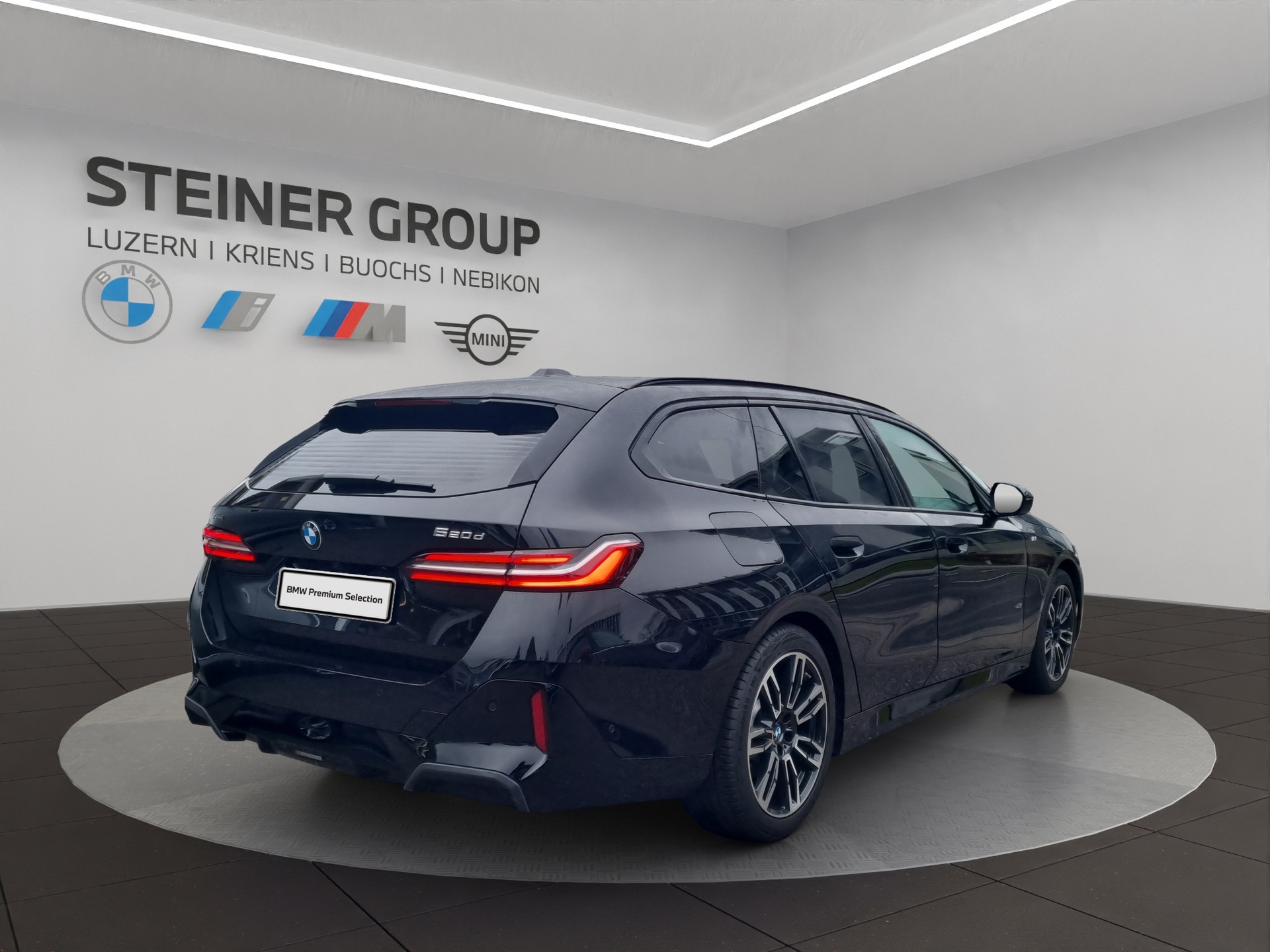 BMW 520d xDrive 48V Touring M Sport Steptronic-image-4