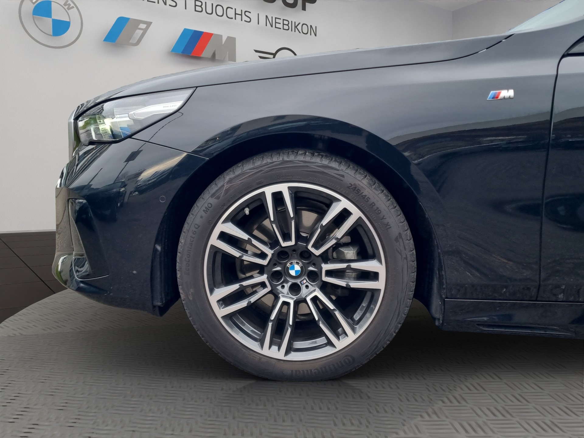 BMW 520d xDrive 48V Touring M Sport Steptronic-image-8