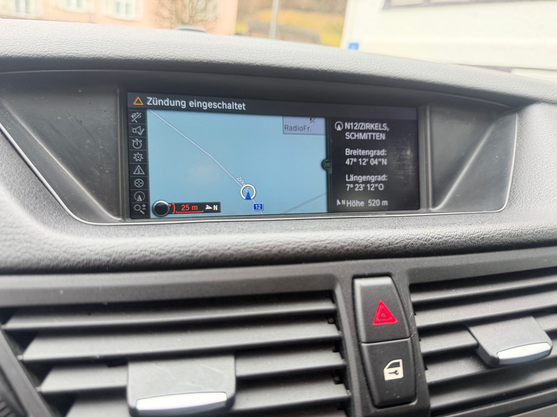 BMW X1 xDrive 28i Steptronic-image-13