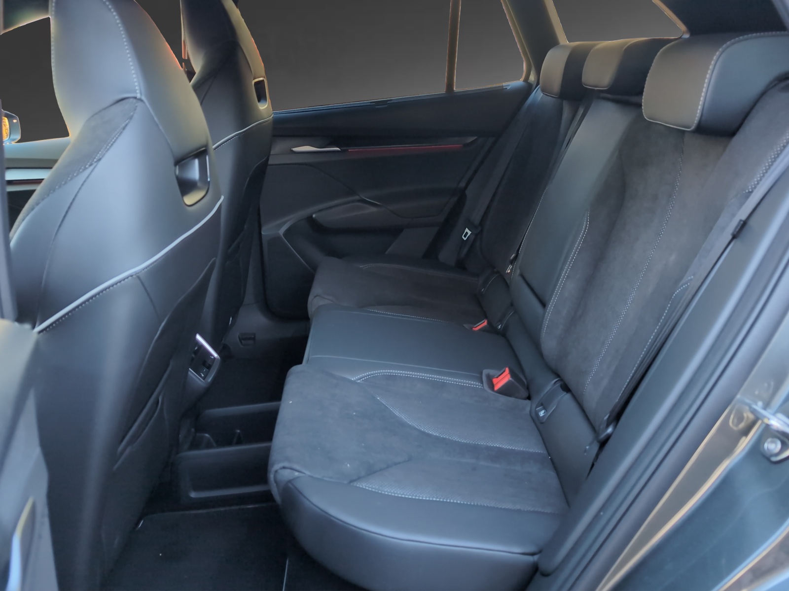 SKODA Enyaq 85x Sportline 4x4-image-6