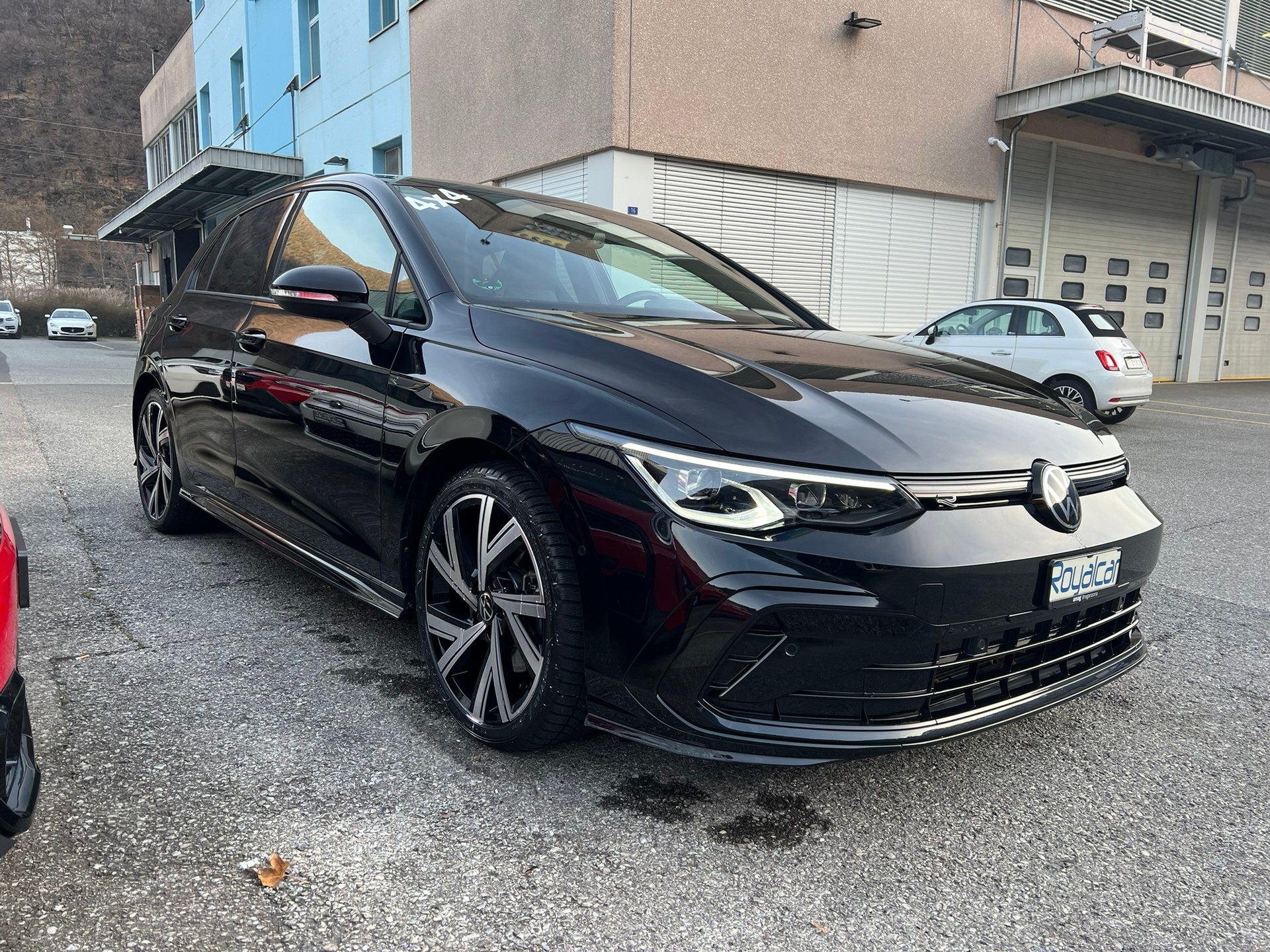 VW Golf 2.0 TDI R-Line DSG 4Motion-image-3