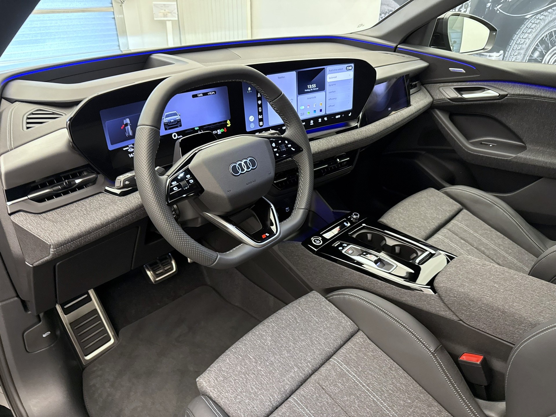 AUDI Q6 e-tron quattro-image-7