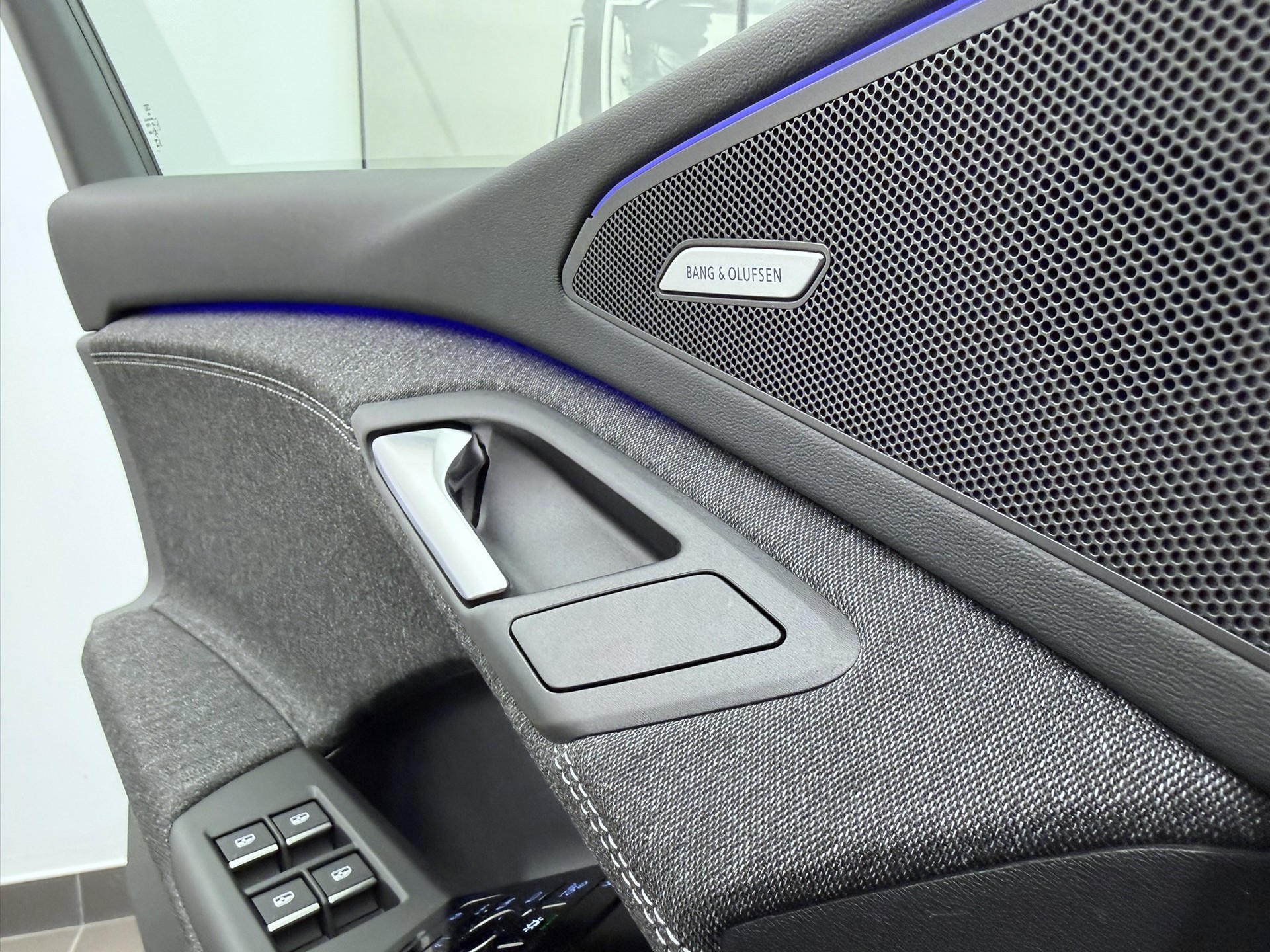 AUDI Q6 e-tron quattro-image-4