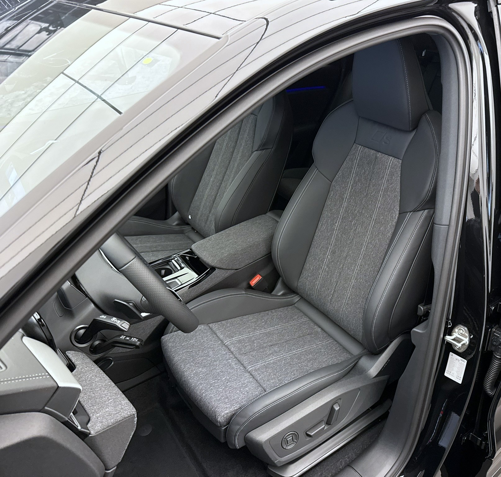AUDI Q6 e-tron quattro-image-5