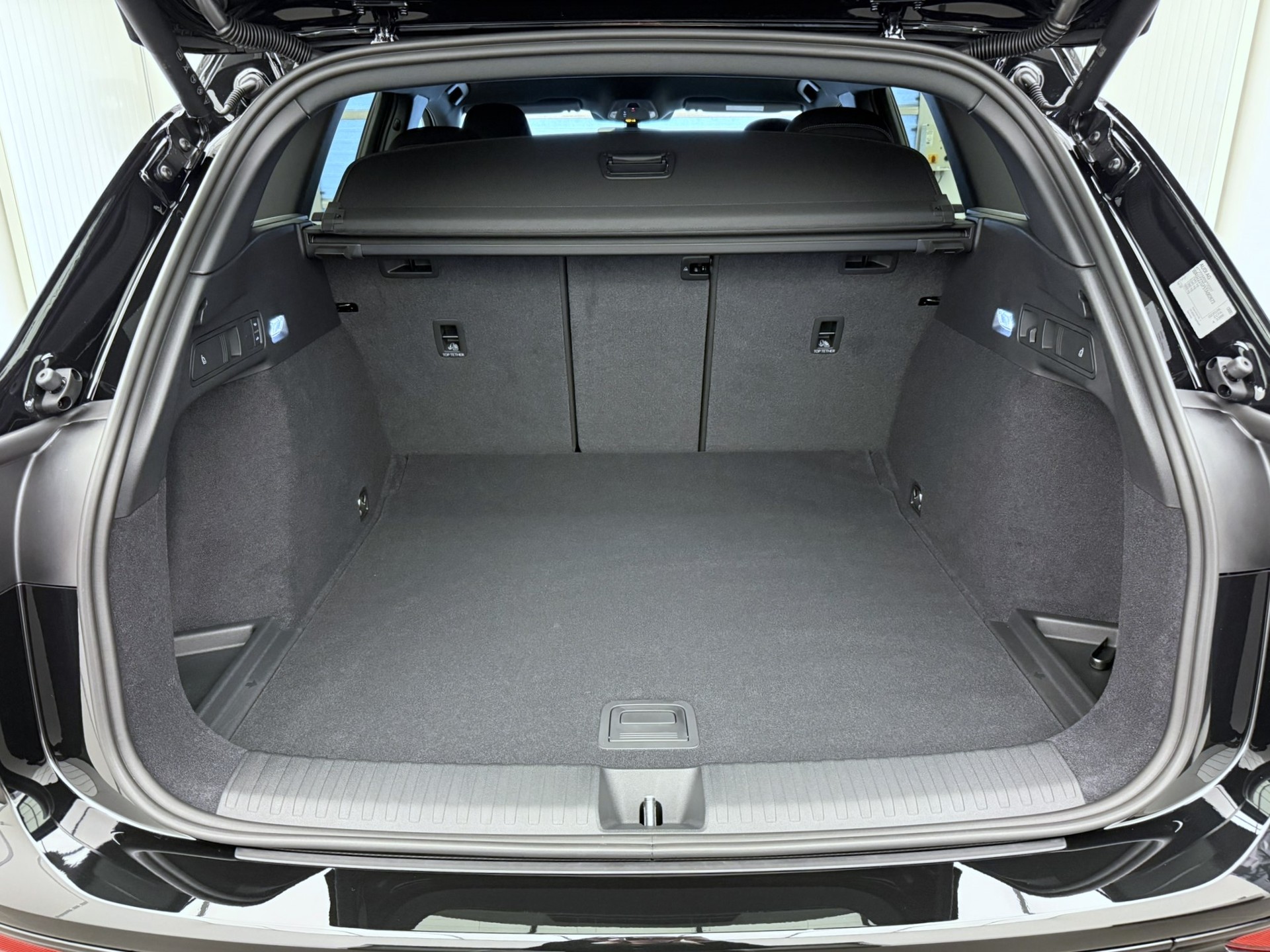 AUDI Q6 e-tron quattro-image-19